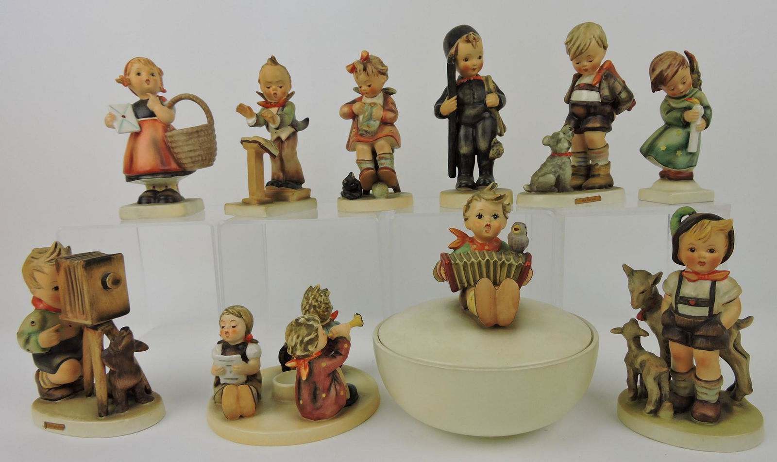 Hummel lot of 10 figures, Tmk 3 & 4: (1 of 1)