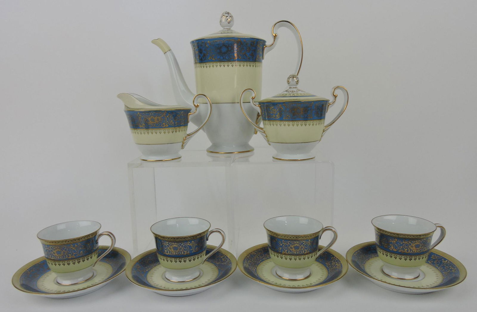 Noritake tea set with teapot, cream, sugar, (1 of 1)