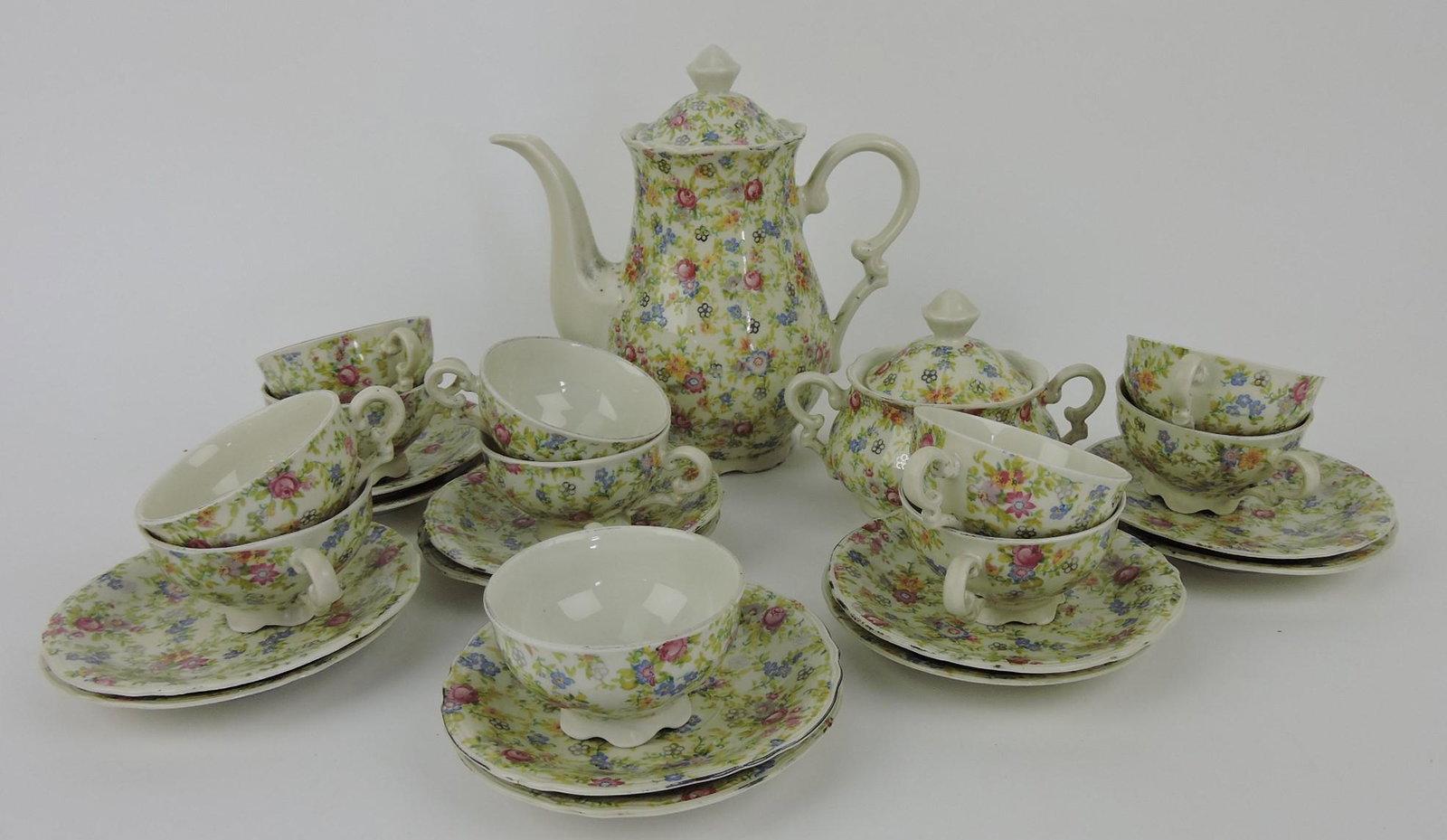 Bavarian tea set: teapot, sugar, 11 cups, (1 of 1)