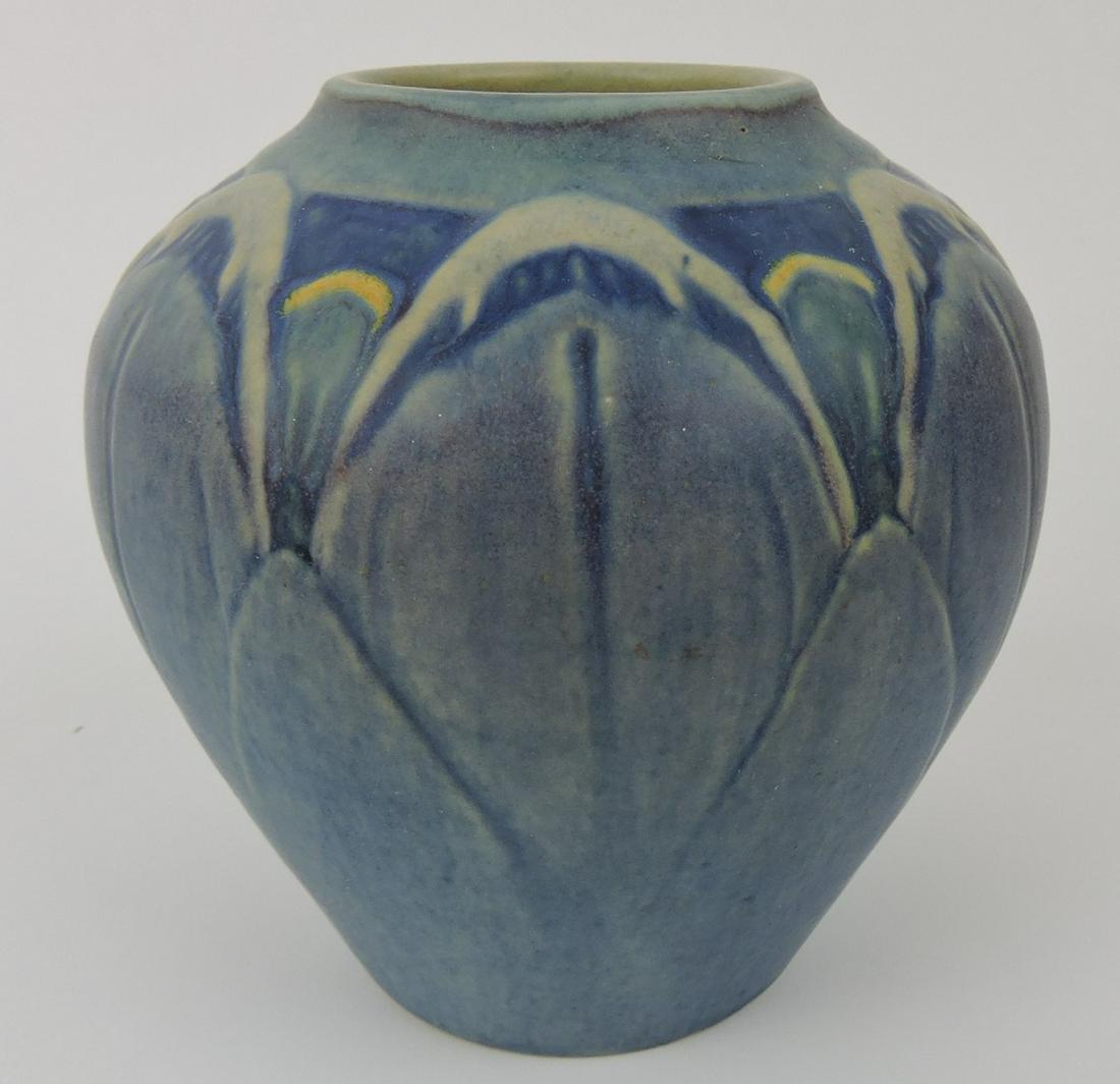 Newcomb College art pottery vase,: 5"