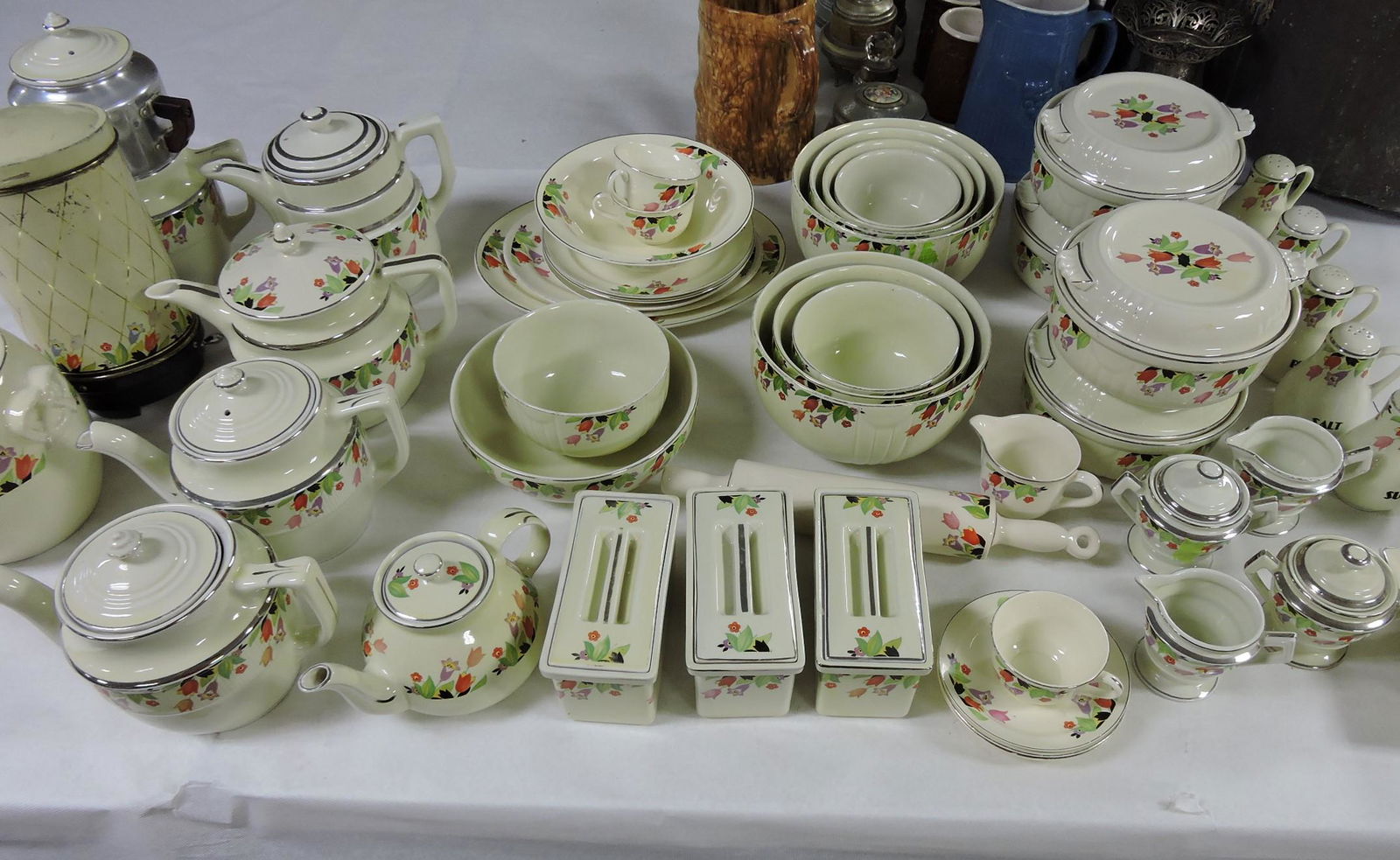 Hall Crocus lot of 45 pieces: wall clock, (1 of 10)