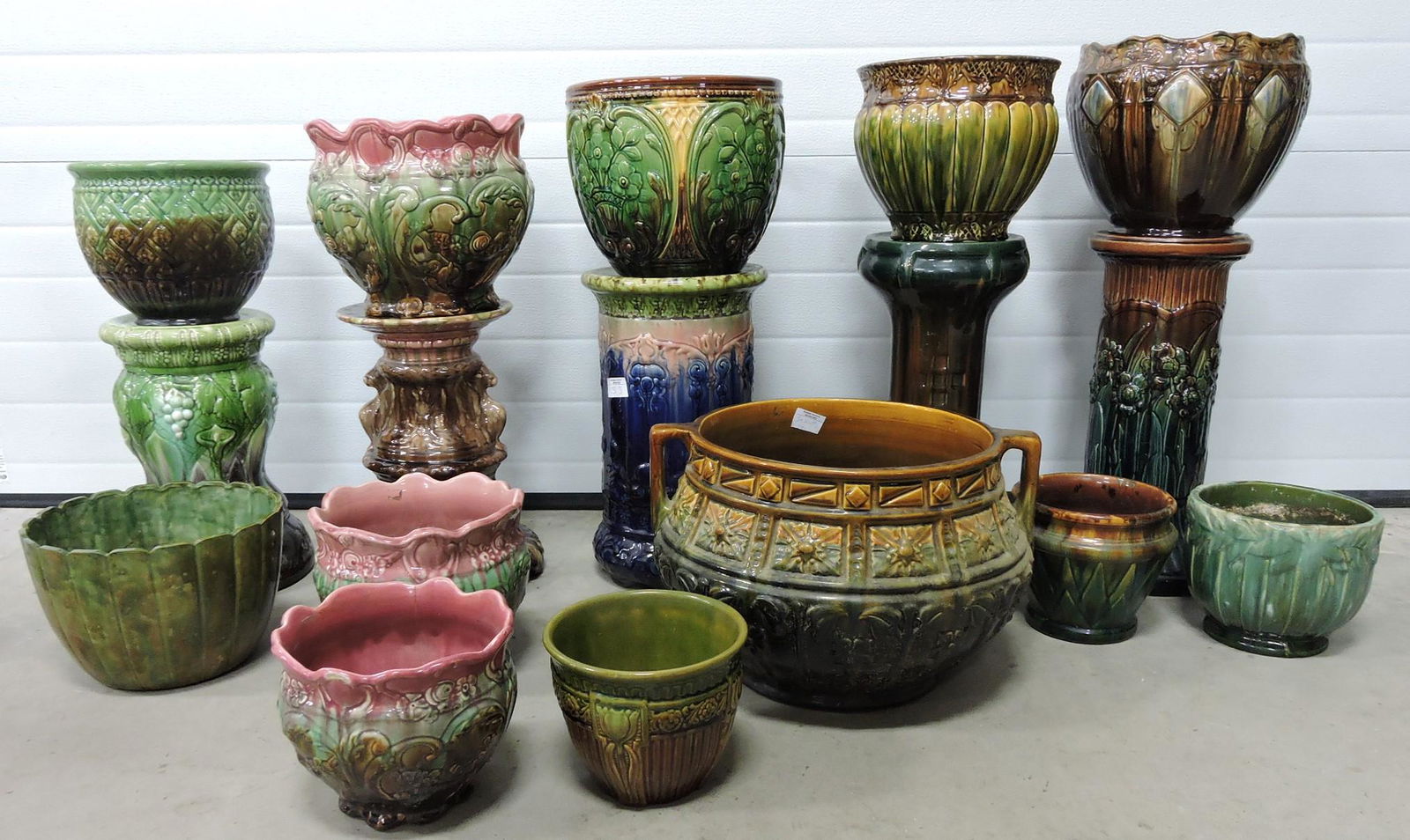 Blended pottery majolica style lot of (1 of 1)