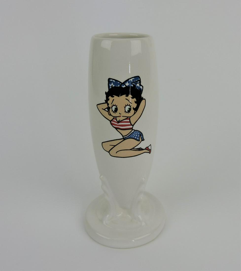 Fiesta Post 86 white Betty Boop bud vase (1 of 1)