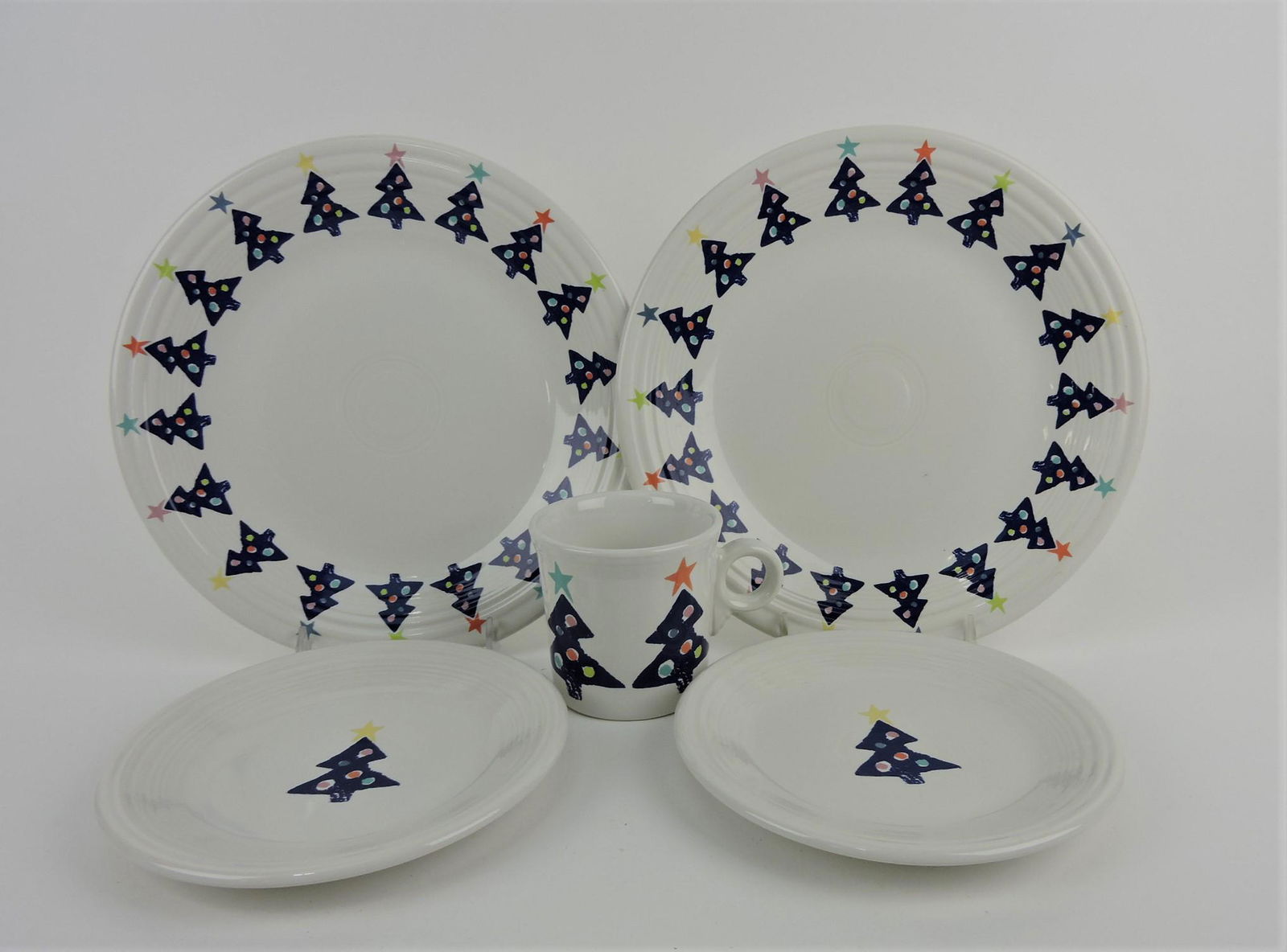 Fiesta Post 86 lot of 5 Christmas Tree (1 of 1)