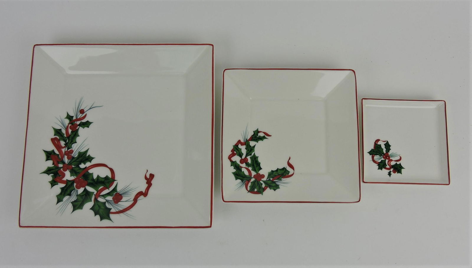 RARE Fiesta Post 86 set of 3 graduated (1 of 2)