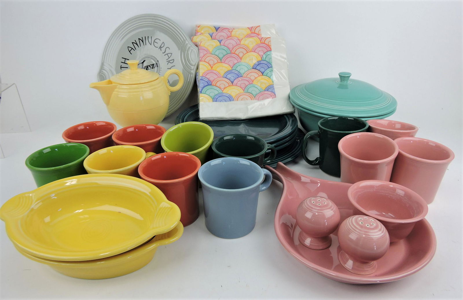 Fiesta Post 86 lot of 27 assorted pieces (1 of 1)