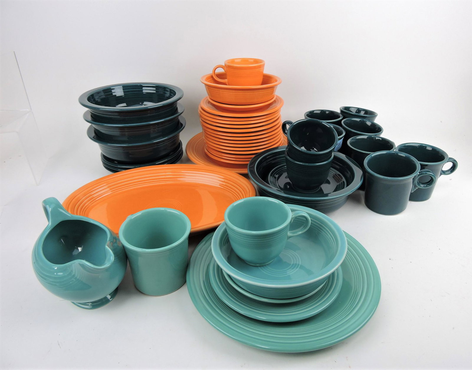 Fiesta Post 86 lot of 44 pieces, mixed: colors