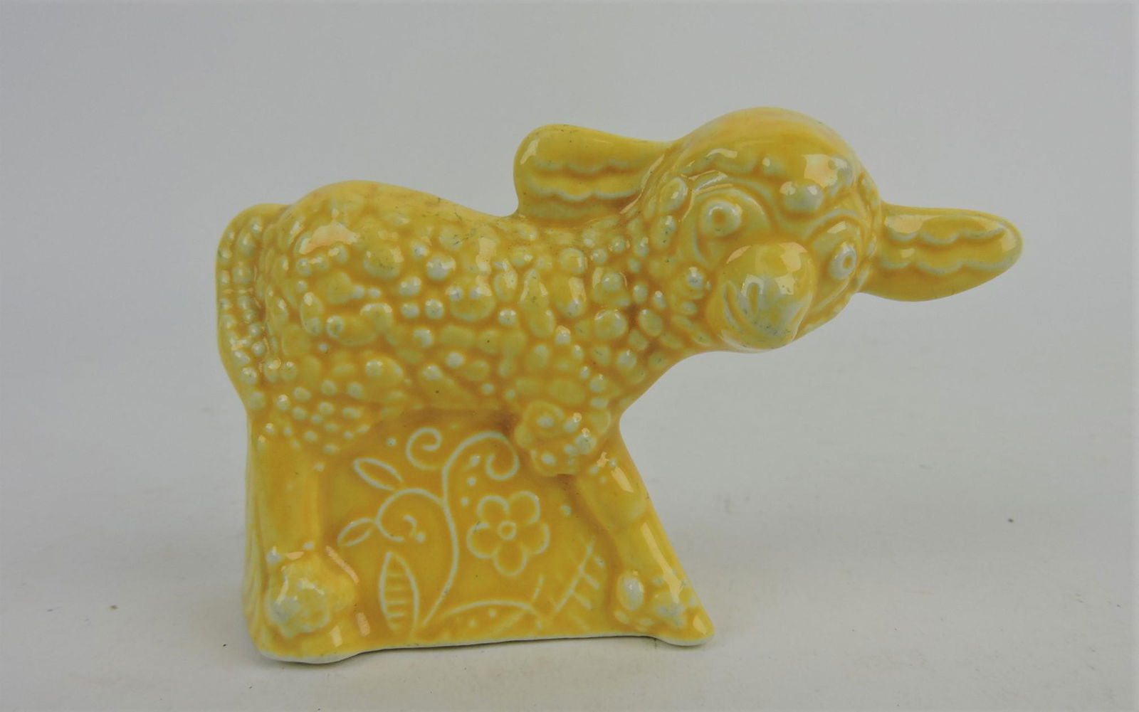 Fiesta Harlequin yellow lamb (1 of 1)