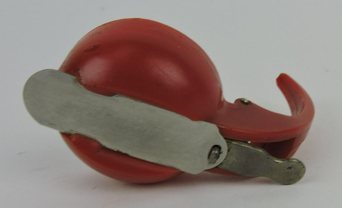 Fiesta syrup top, Drip Cut, red (1 of 1)