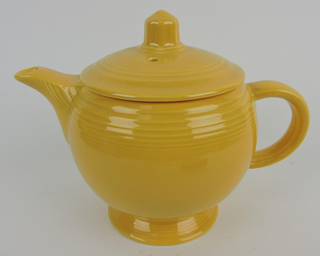 Fiesta medium teapot, yellow (1 of 1)