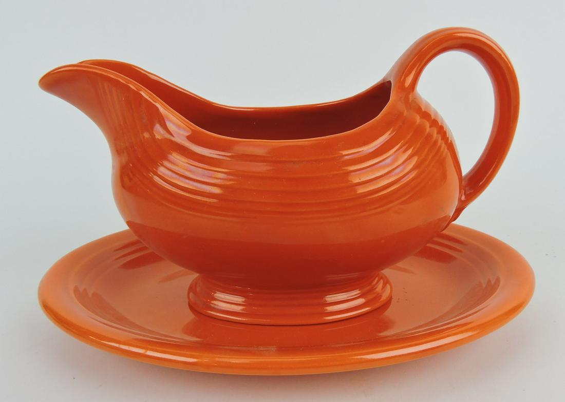 Fiesta sauce boat, red with oval tray (1 of 1)
