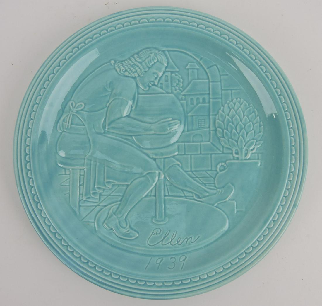 RARE Fiesta 1939 World's Fair potter (1 of 2)