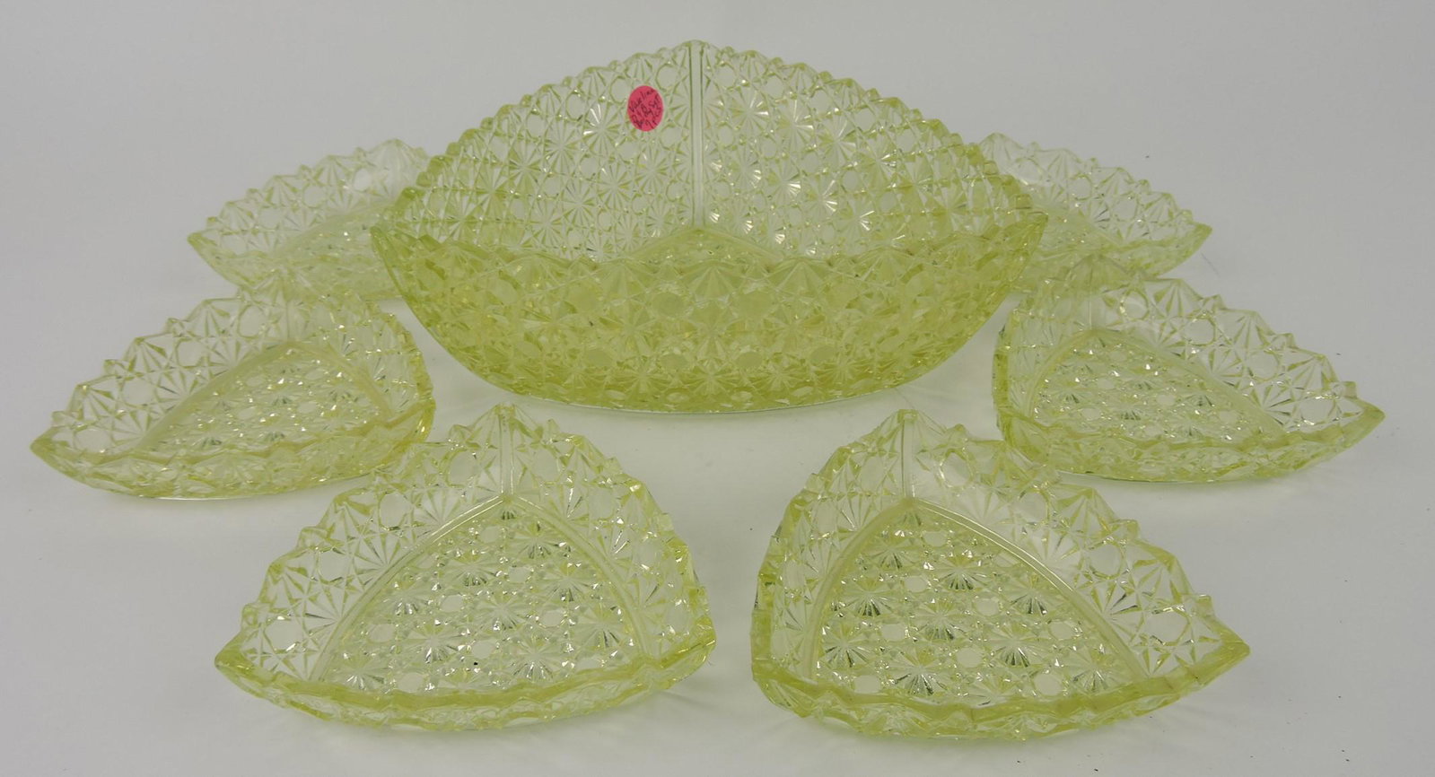 Vaseline glass tri-cornered Daisy &: Button 7 piece berry set, 8" bowl, 6 - 4 3/4" berry dishes