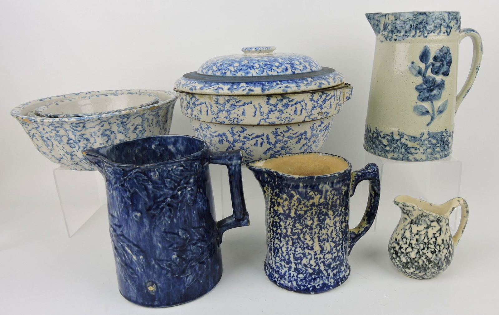 Blue & white spongeware lot of 8 pieces: (1 of 1)