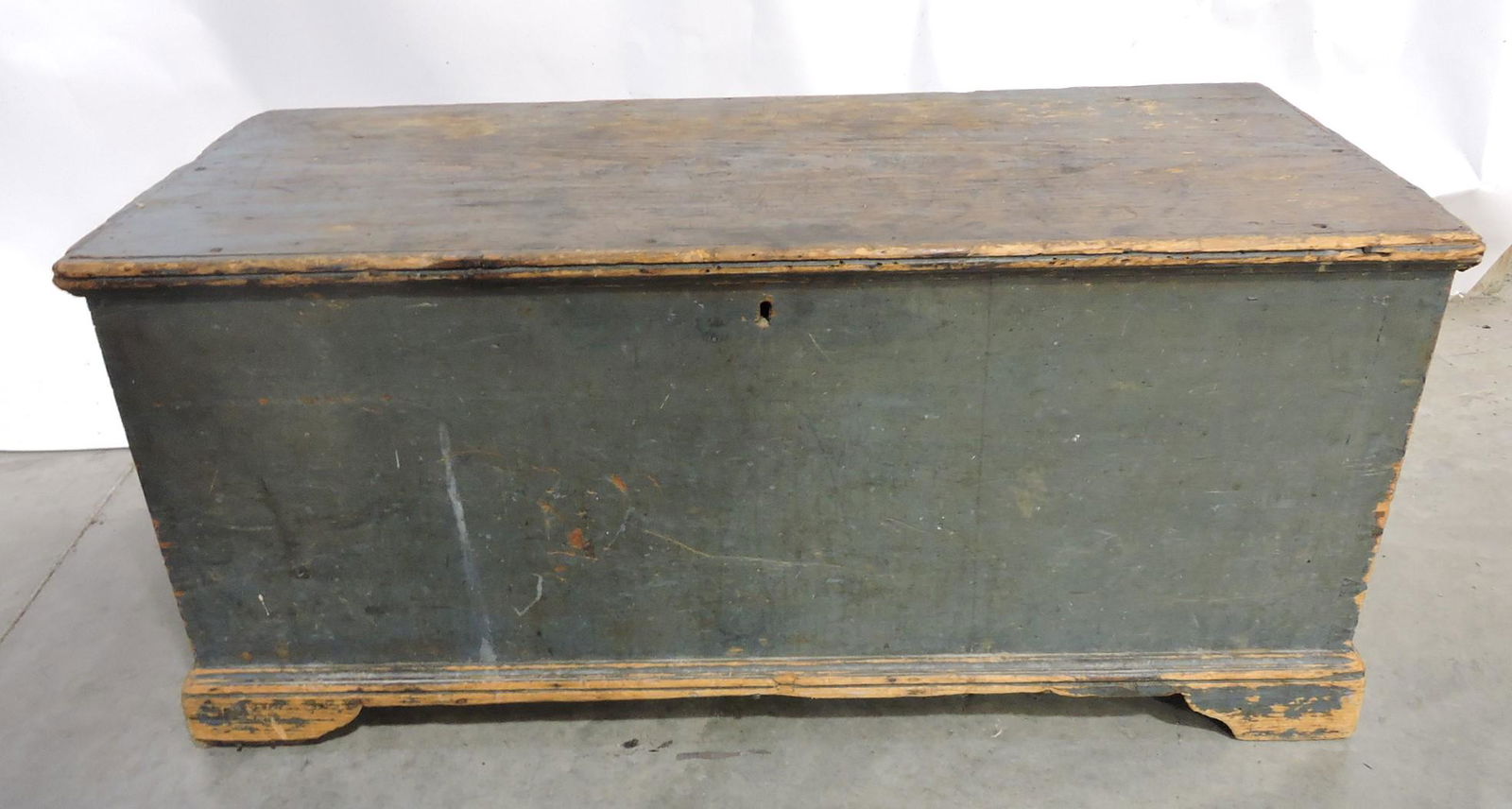 Early green painted small blanket (1 of 3)