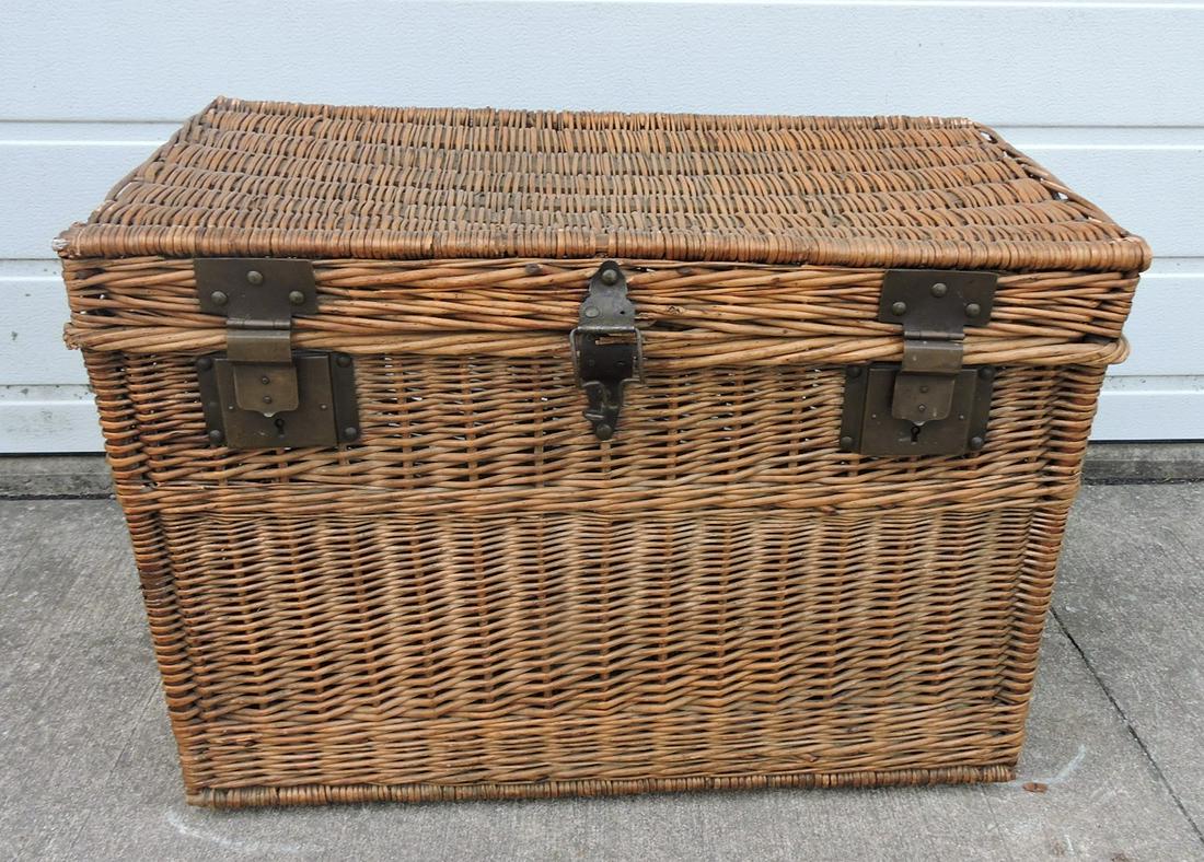 Wicker blanket chest trunk, 29"w, (1 of 1)