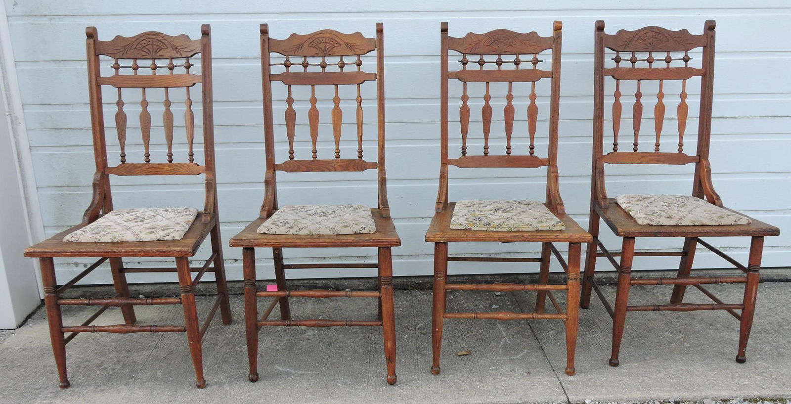 Set of 4 oak chairs, need work (1 of 2)