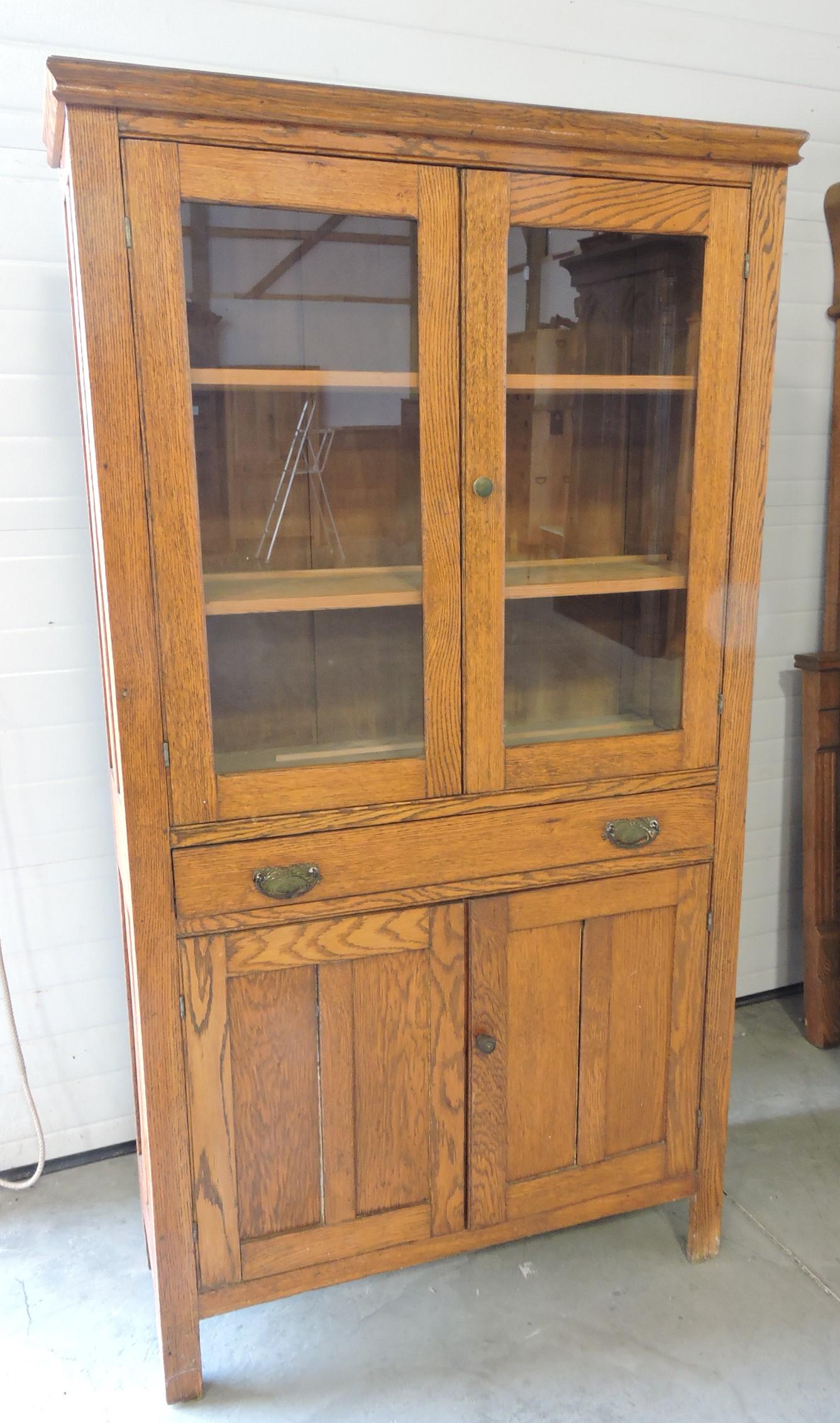 Oak one piece kitchen cupboard, (1 of 1)