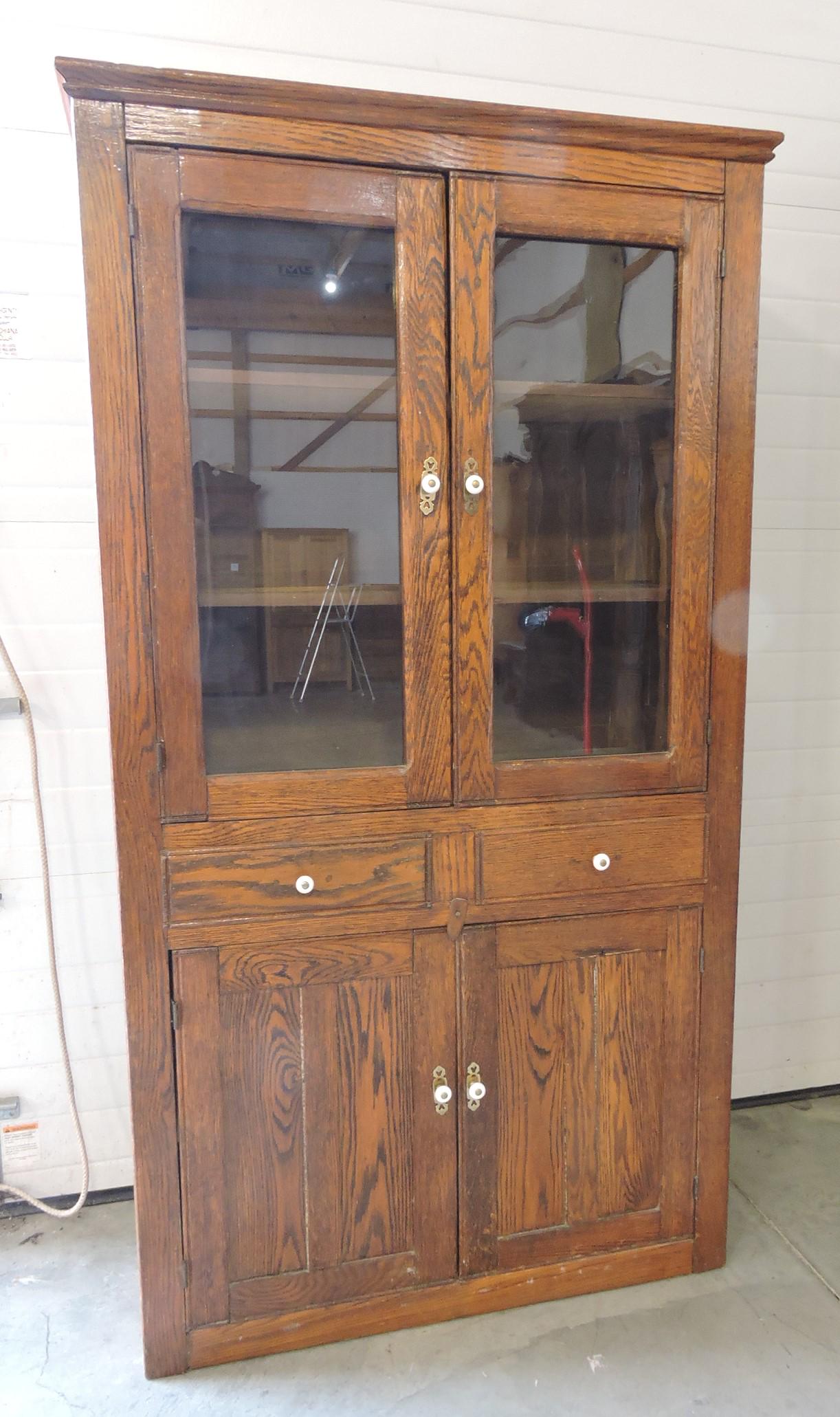 Oak one piece kitchen cupboard, (1 of 1)