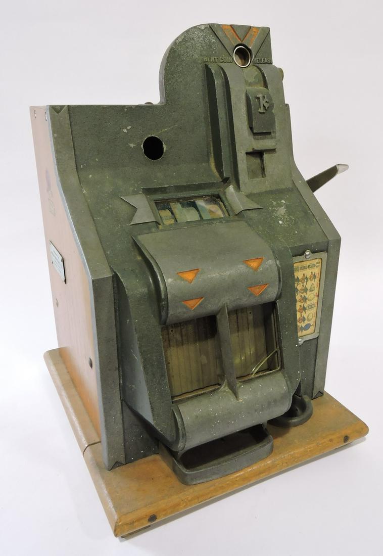 Mills 1 cent slot machine, needs work (1 of 6)