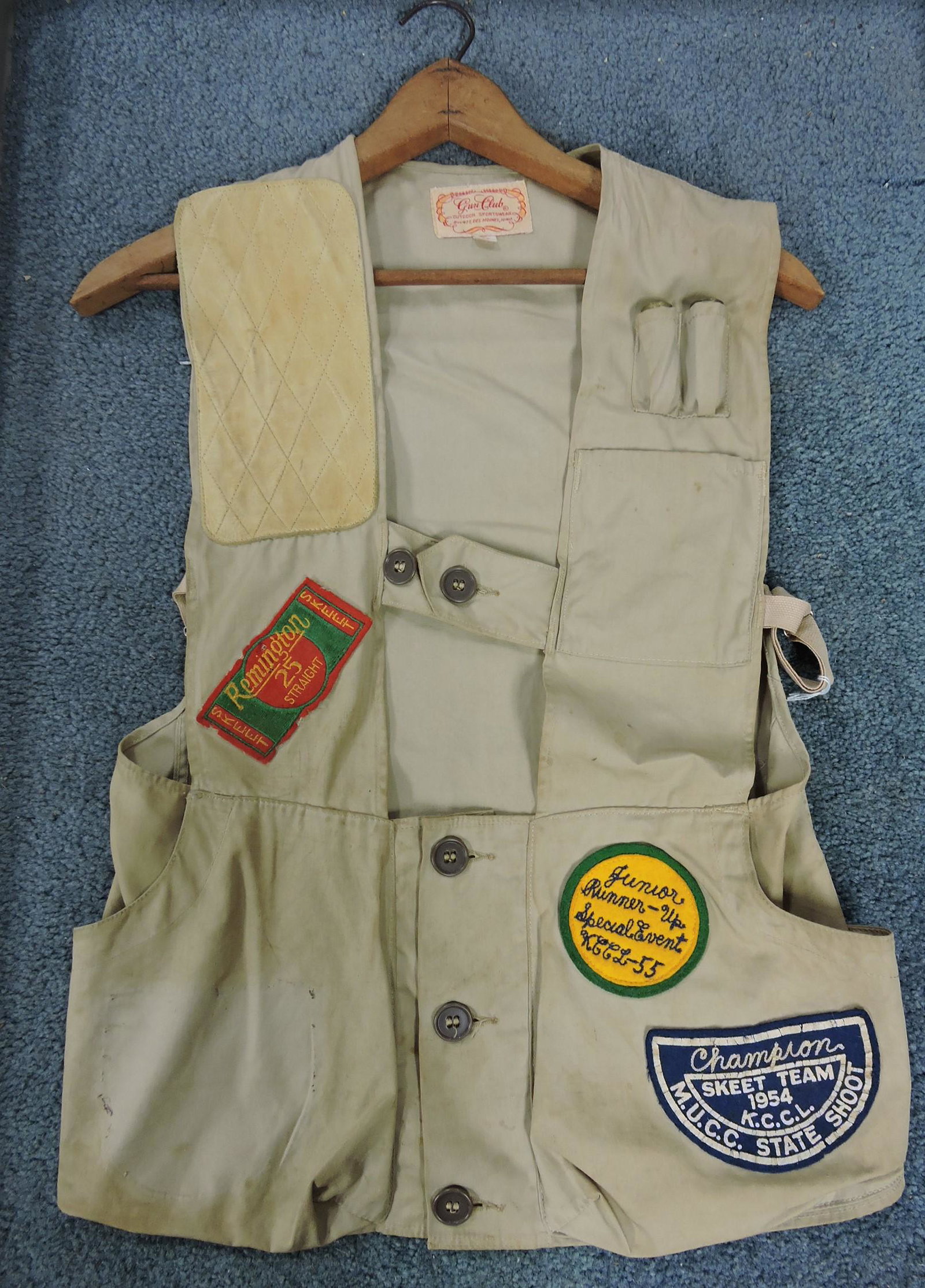 Vintage 1950's shooting vest with: patches from Michigan