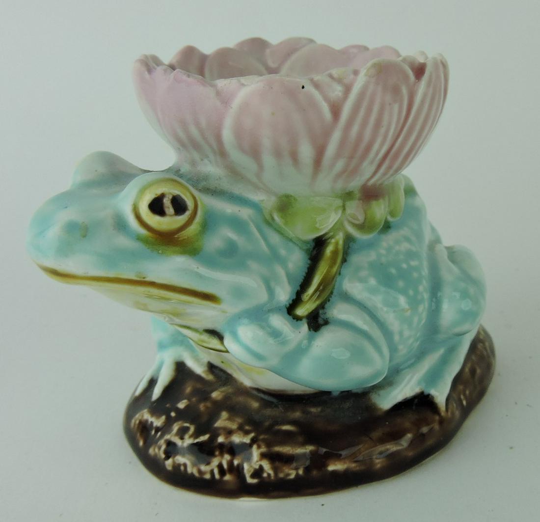 Continental frog inkwell, lacking cover, (1 of 1)