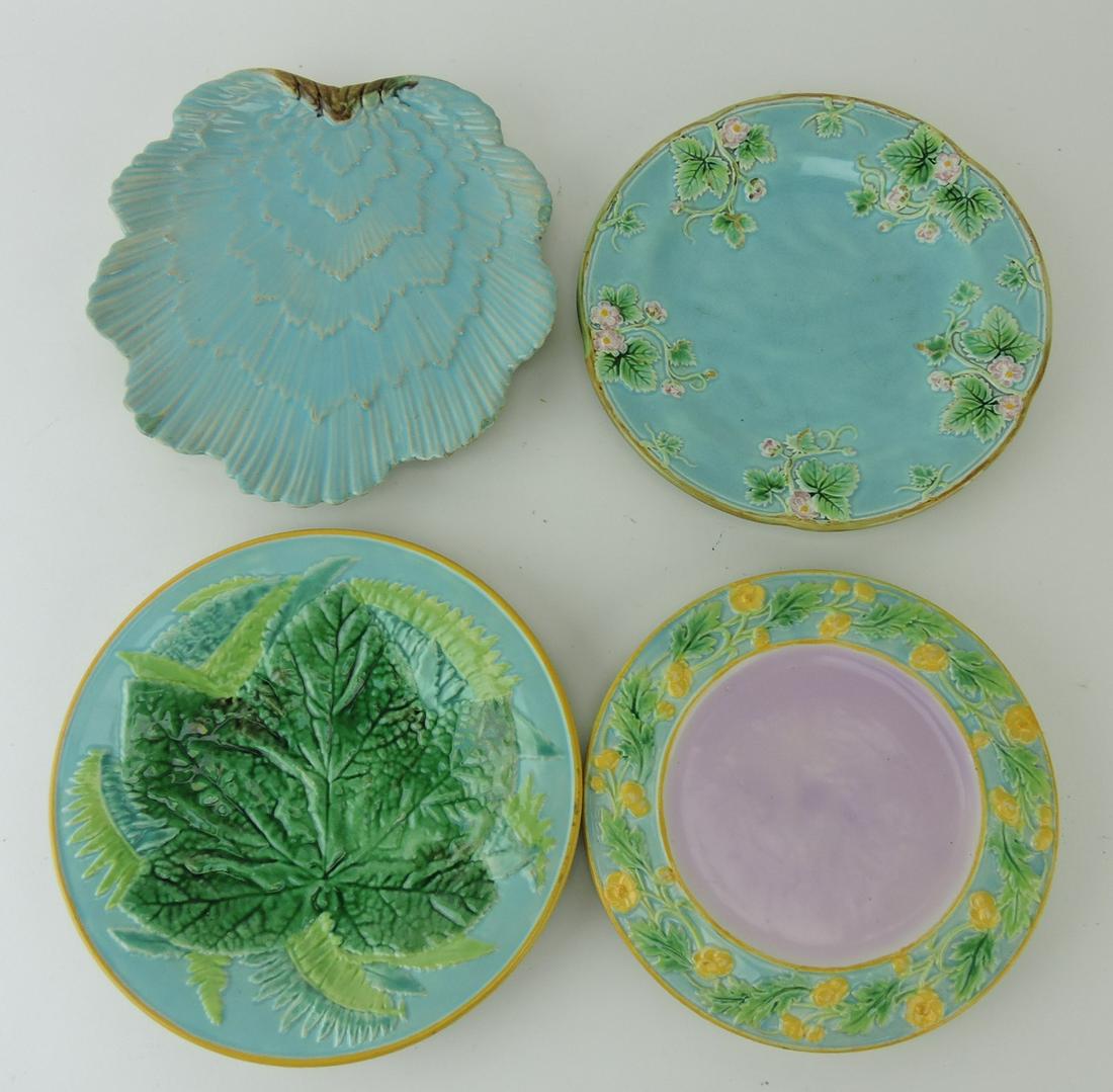 George Jones majolica lot of 3 plates: and one trivet stand, various condition