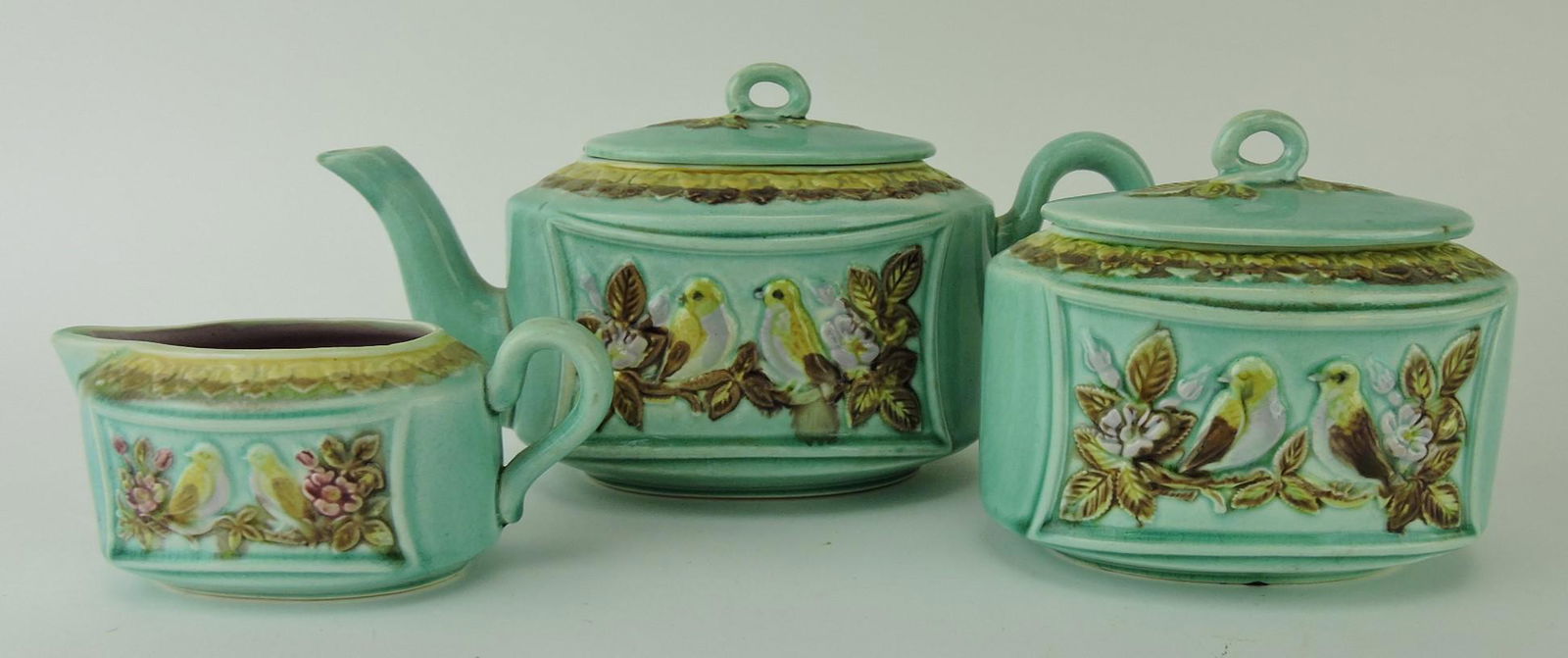 Majolica 3 piece tea set with birds, (1 of 1)