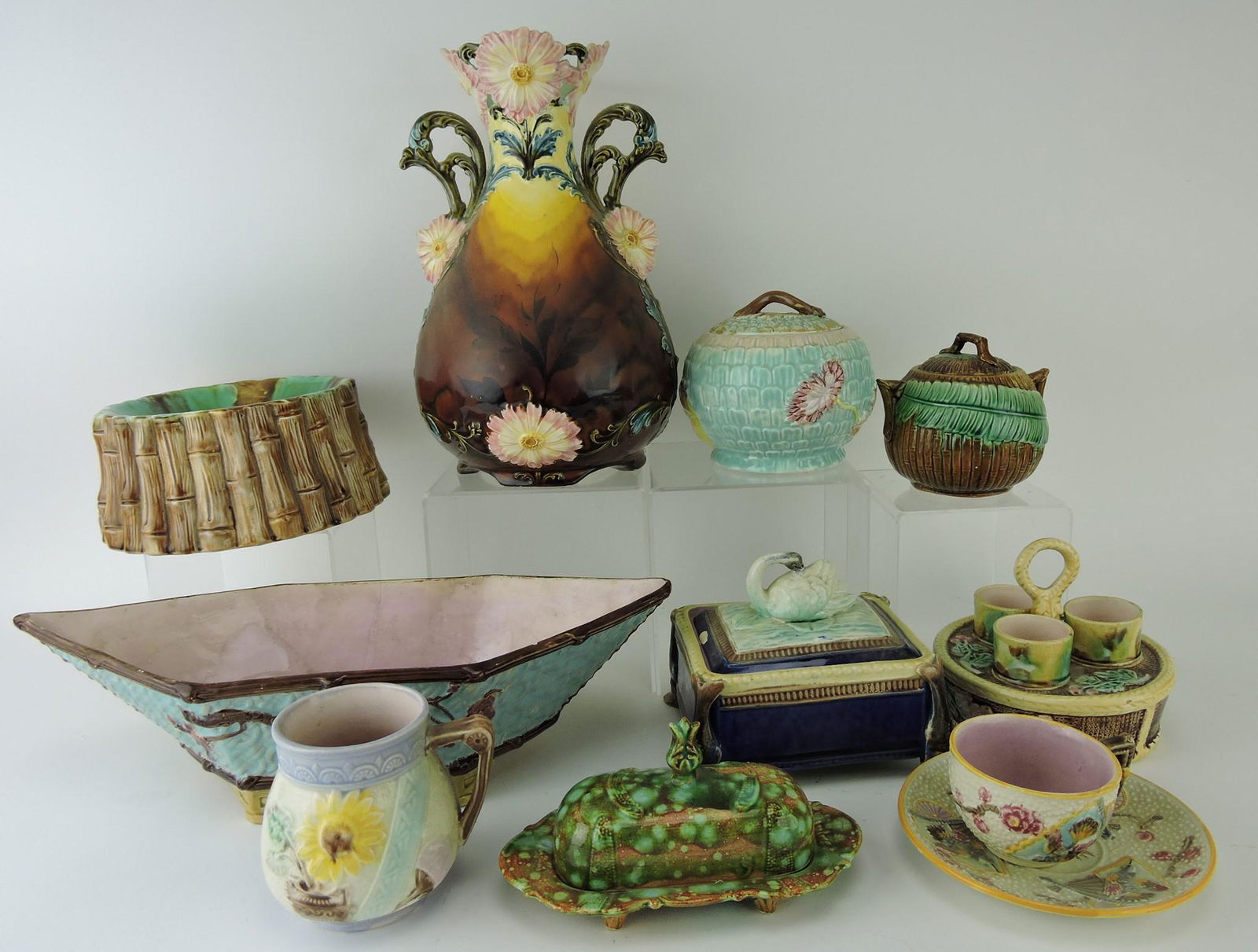 Majolica lot of 10 assorted items, various (1 of 1)