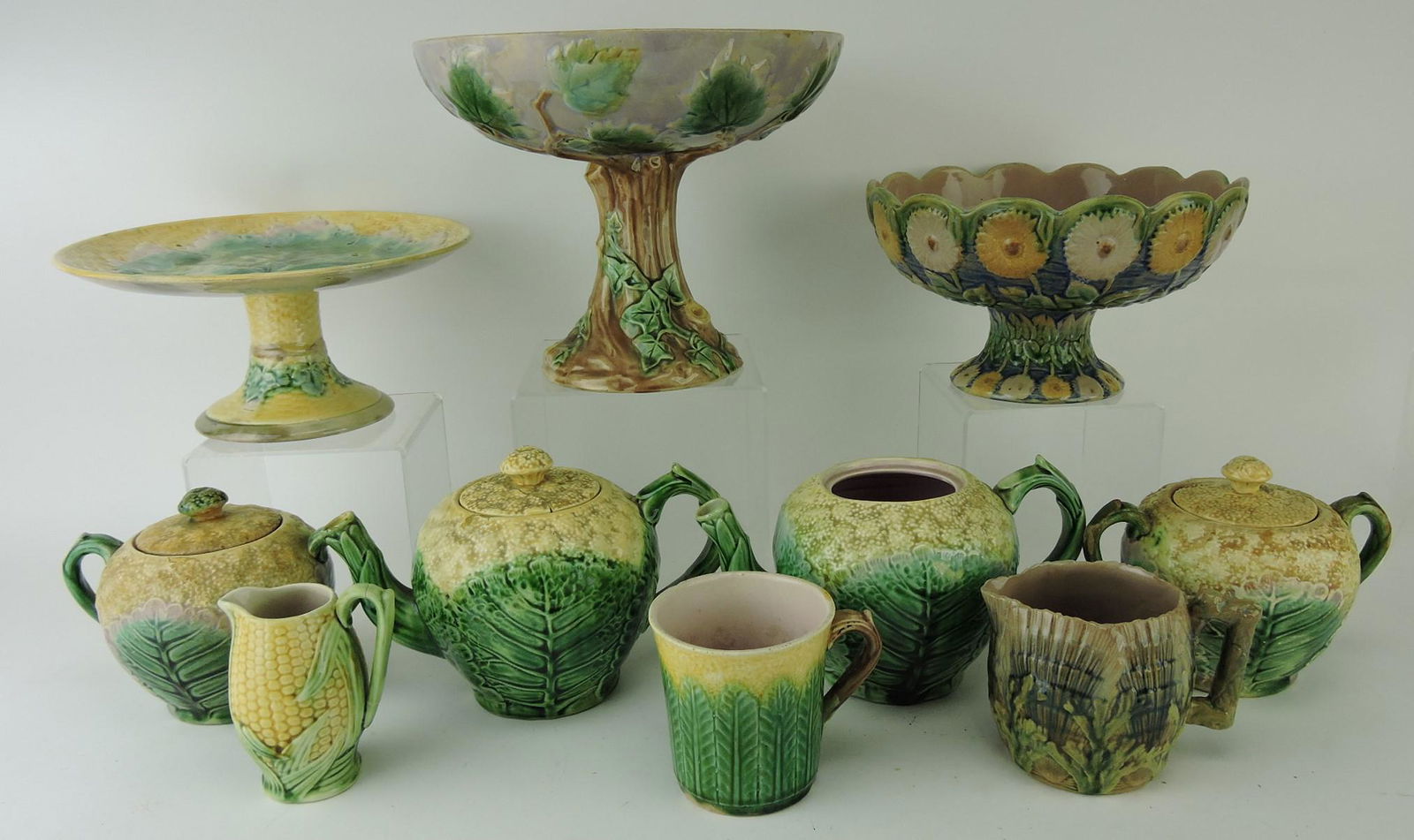 Etruscan majolica lot of 10 pieces,: various condition