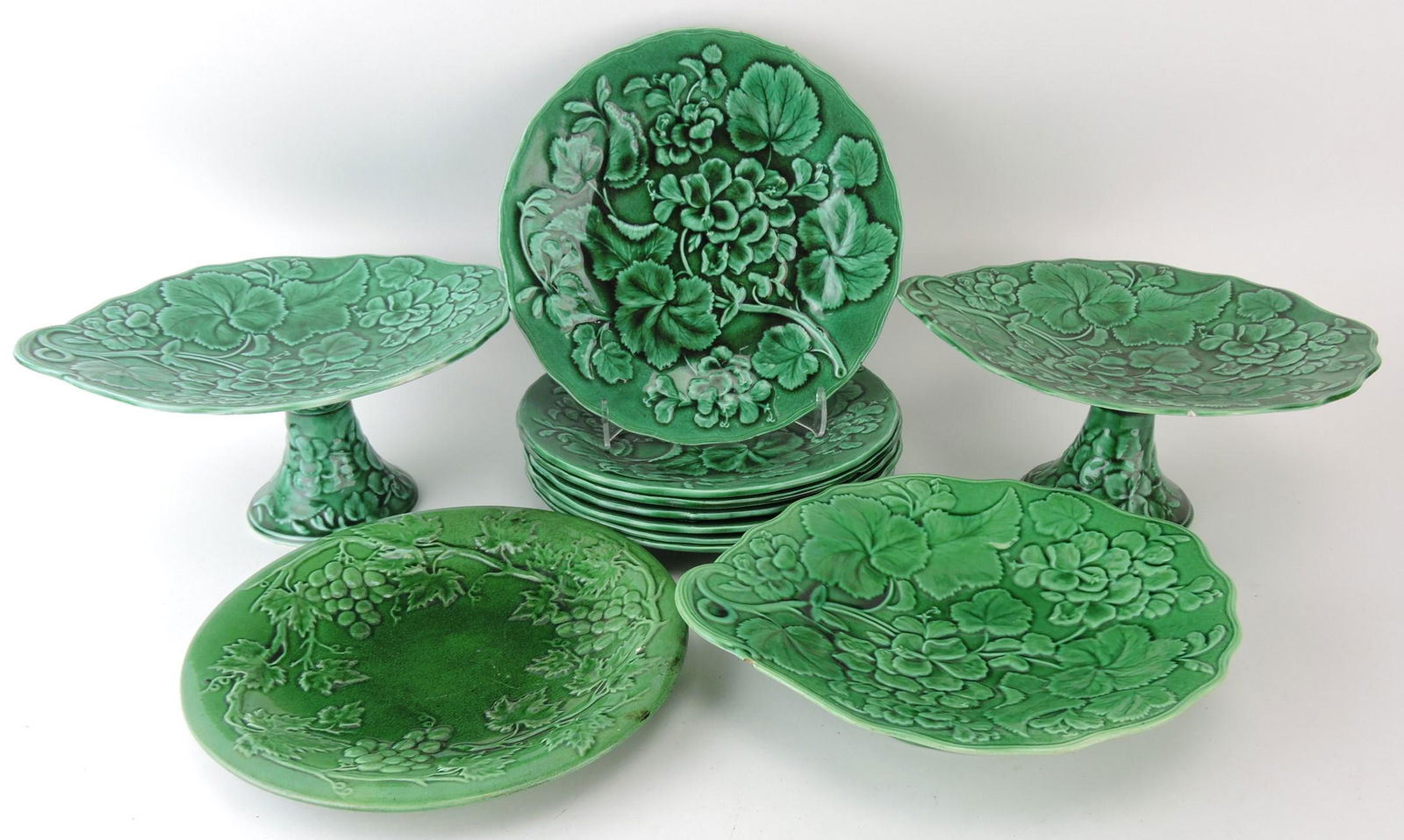 Majolica dark green lot of 8 plates (1 of 1)