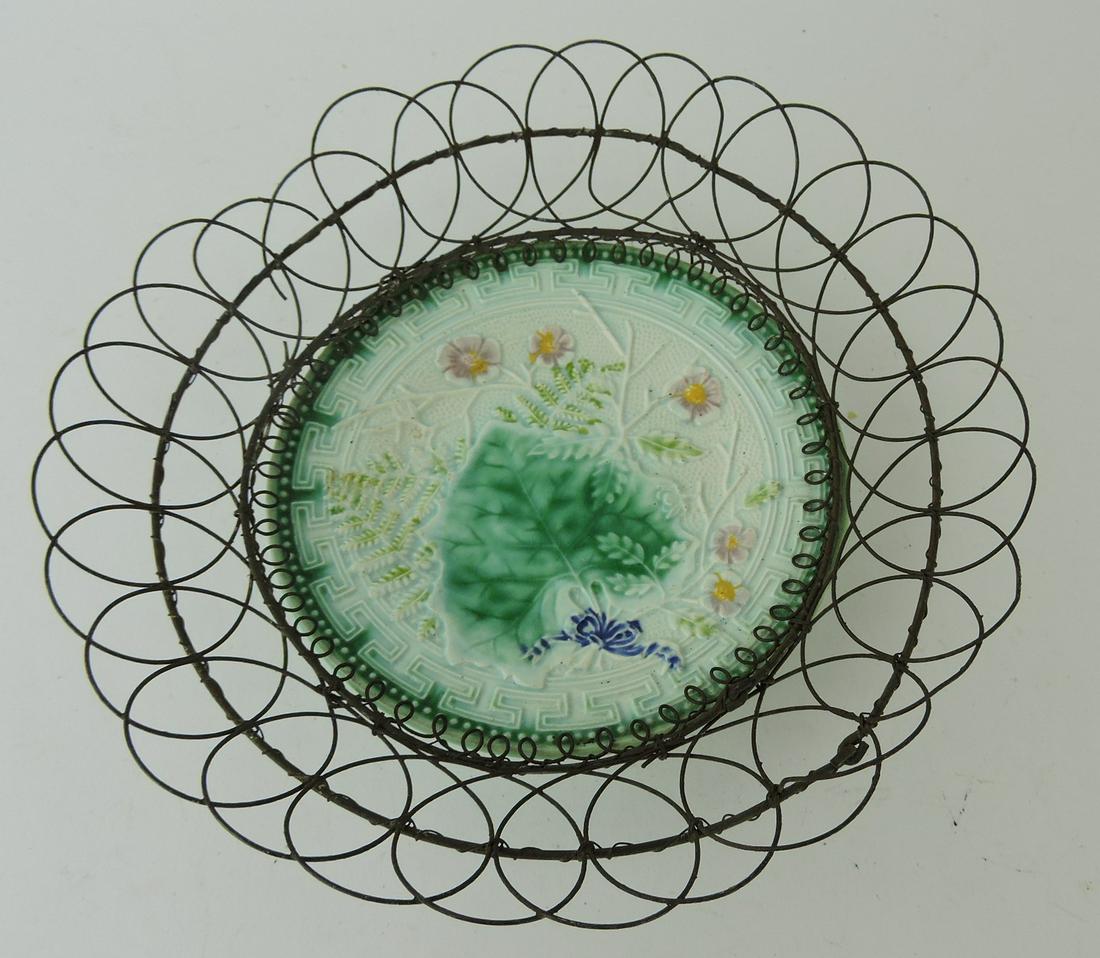 Majolica plate in wire basket, 8 1/2": .