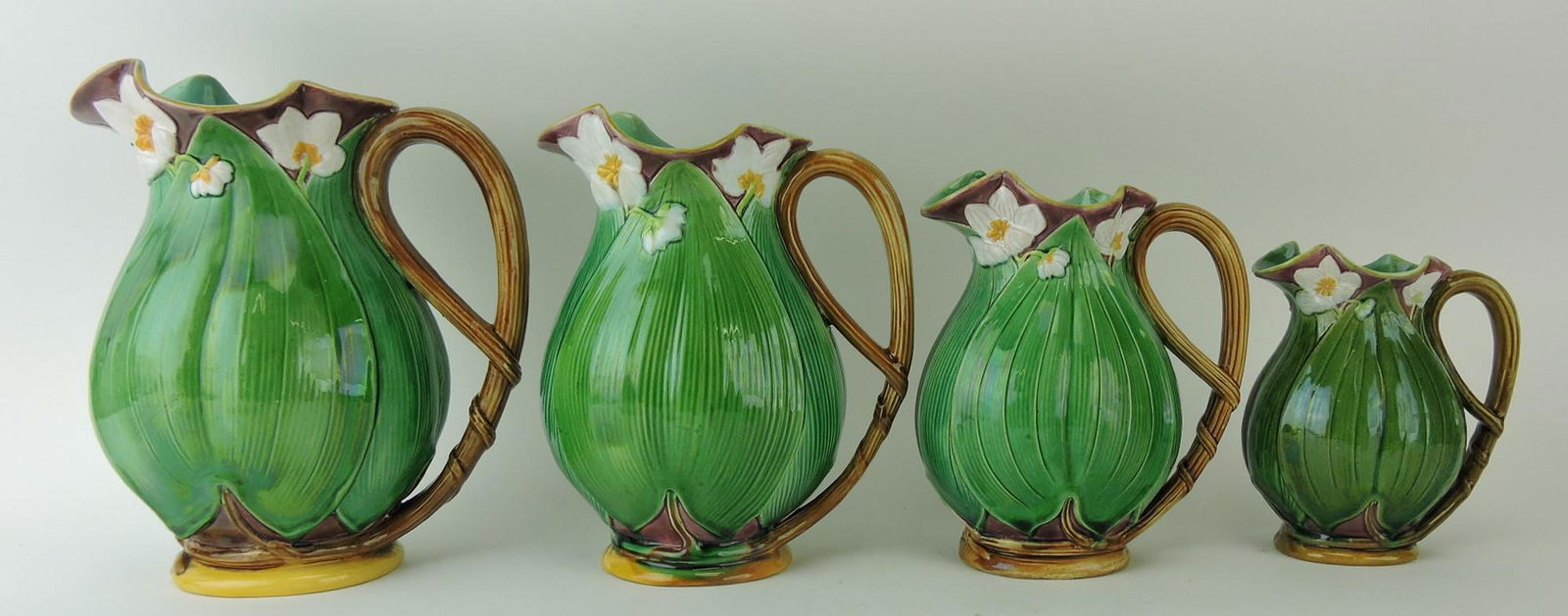 Minton majolica rare set of graduated (1 of 1)