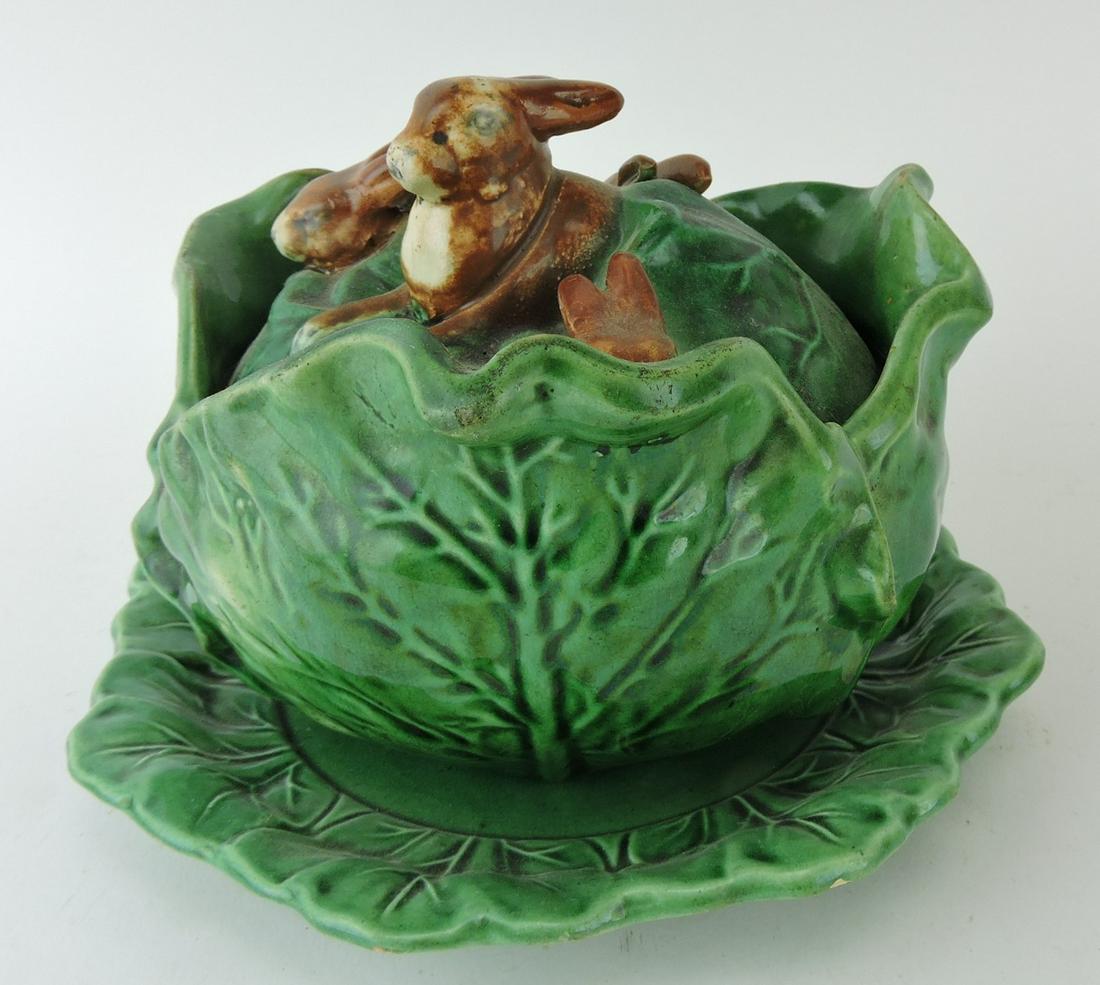 Majolica rabbits in cabbage butter (1 of 1)