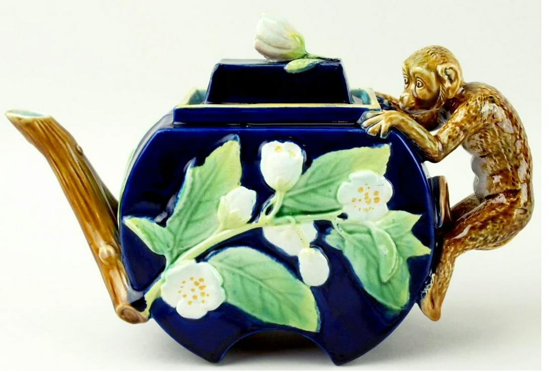 George Jones majolica cobalt apple (1 of 3)