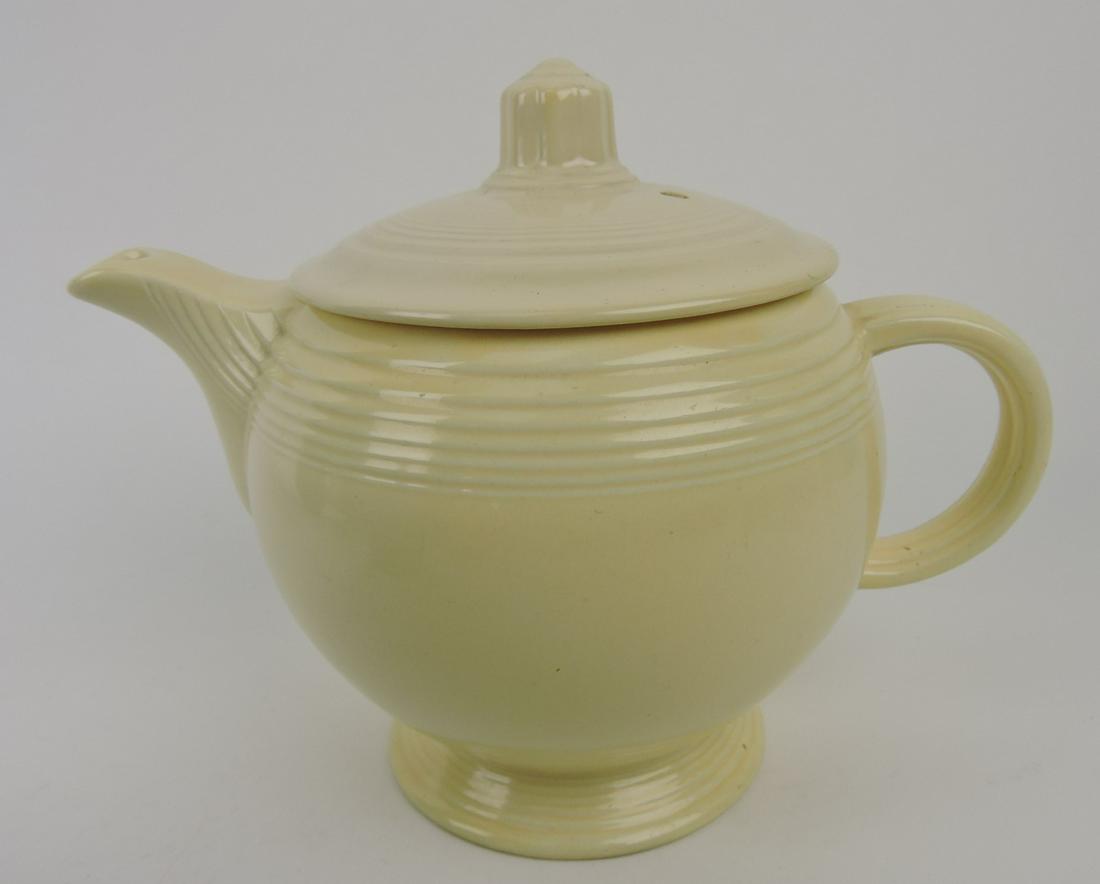 Fiesta medium teapot, ivory (1 of 1)