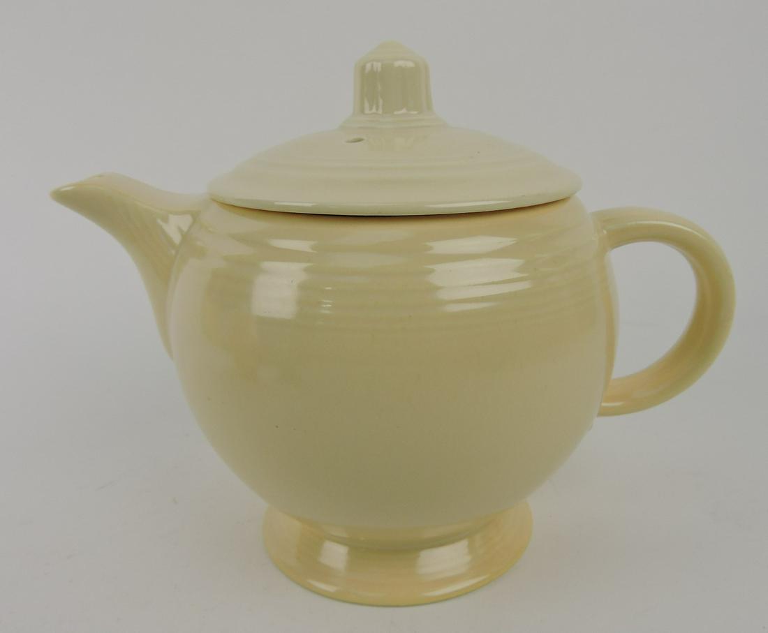 Fiesta medium teapot, ivory (1 of 1)