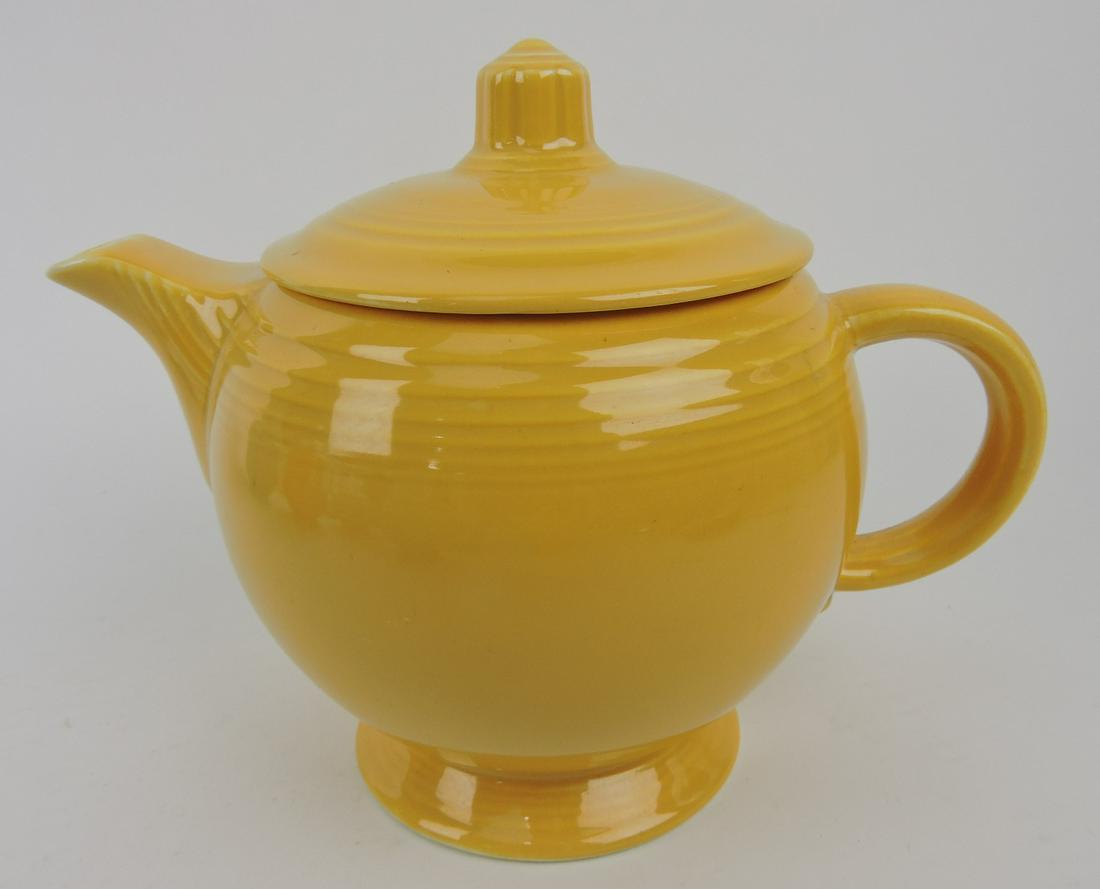 Fiesta medium teapot, yellow (1 of 1)