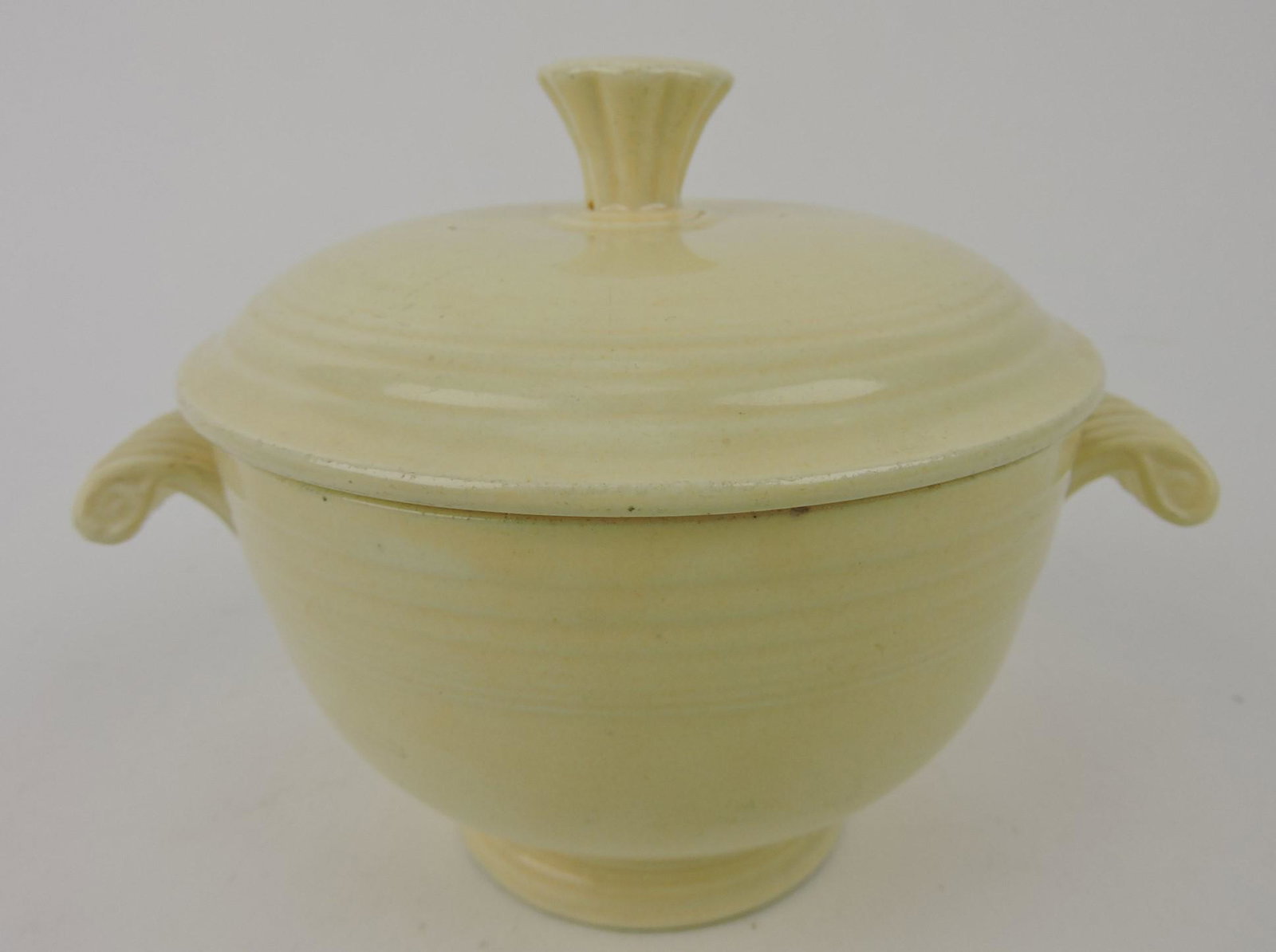 Fiesta covered onion soup, ivory, minor: rim nick to base