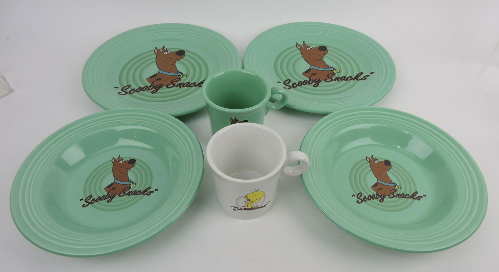 Fiesta Post 86 Looney Tunes lot (1 of 1)