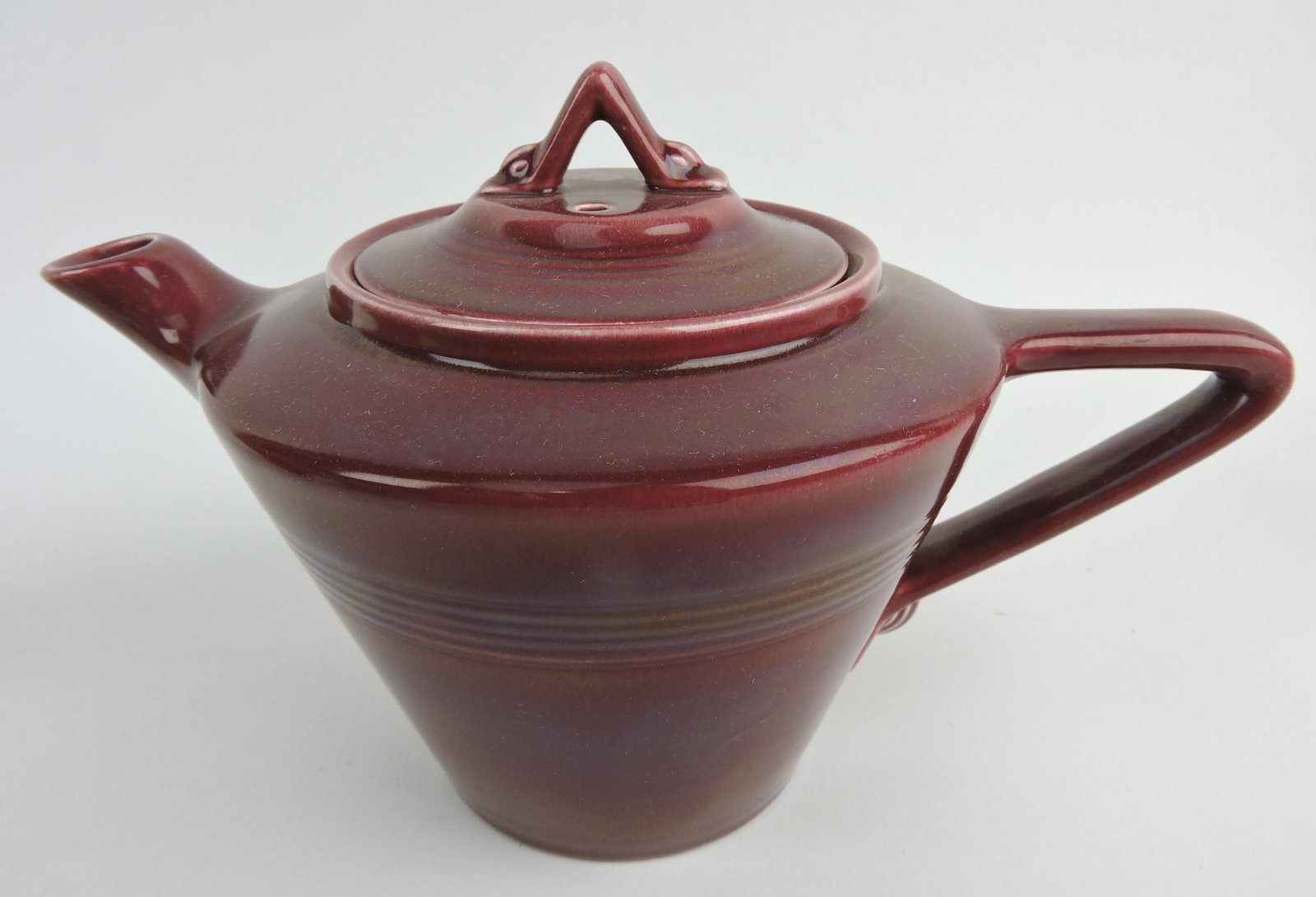 Fiesta Harlequin teapot, maroon (1 of 1)