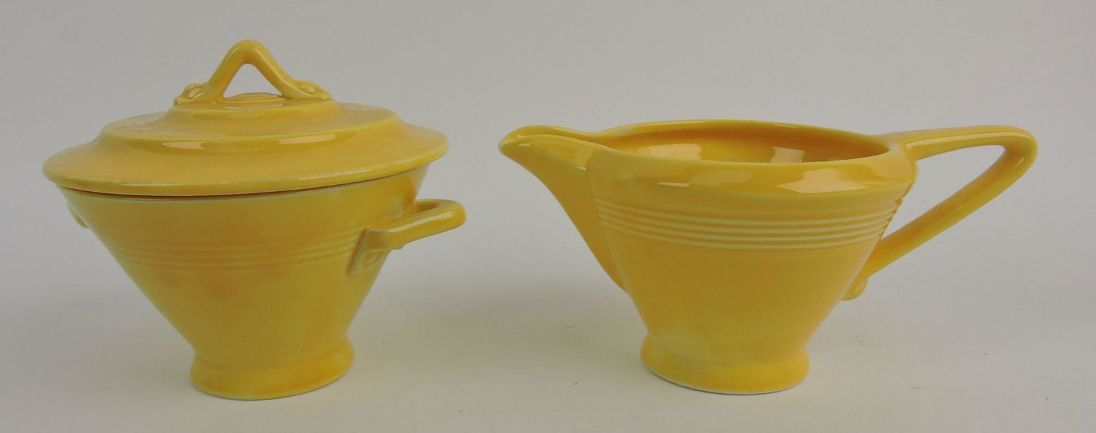 Fiesta Harlequin cream & sugar, (1 of 1)