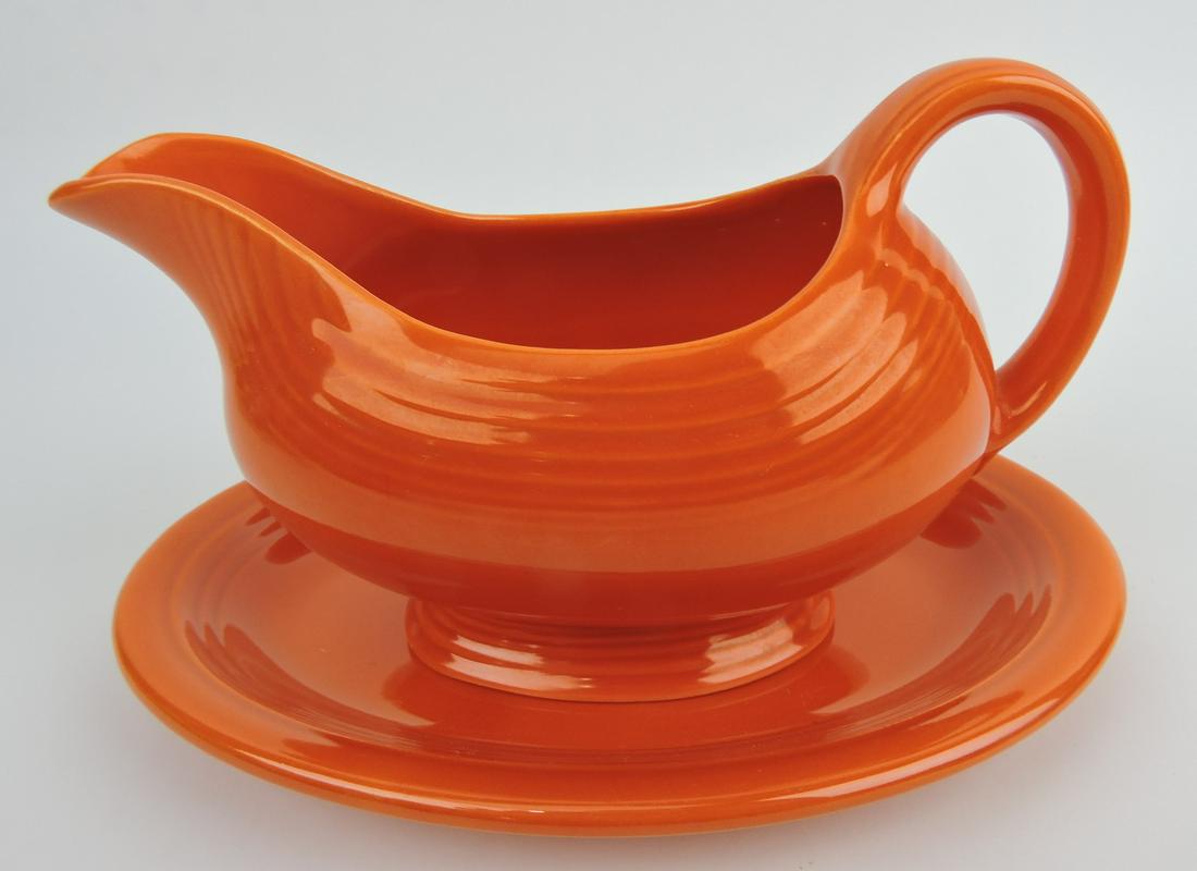 Fiesta sauce boat, red with oval stand (1 of 1)