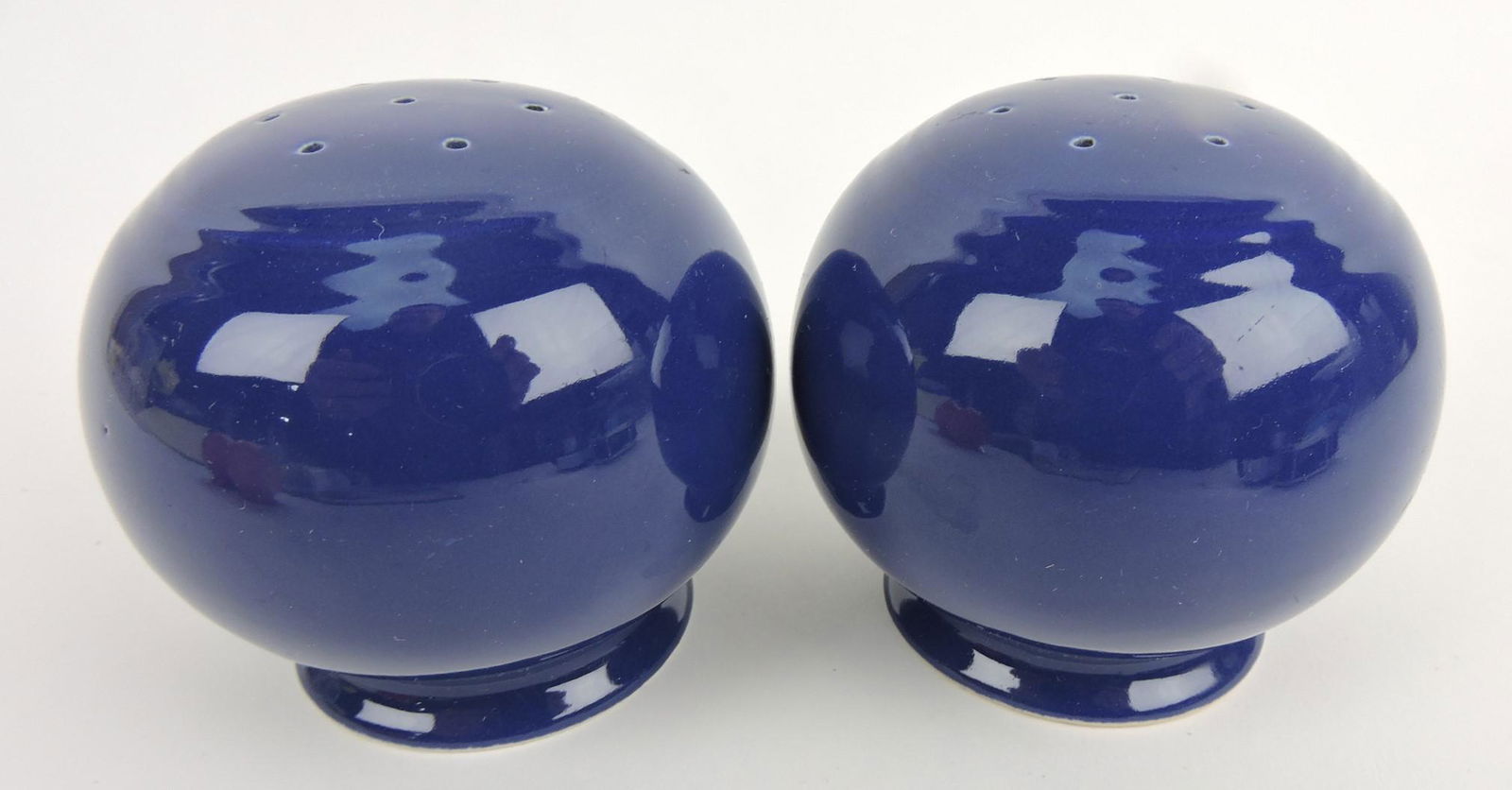 Fiesta Kitchen Kraft pair of range shakers, (1 of 1)