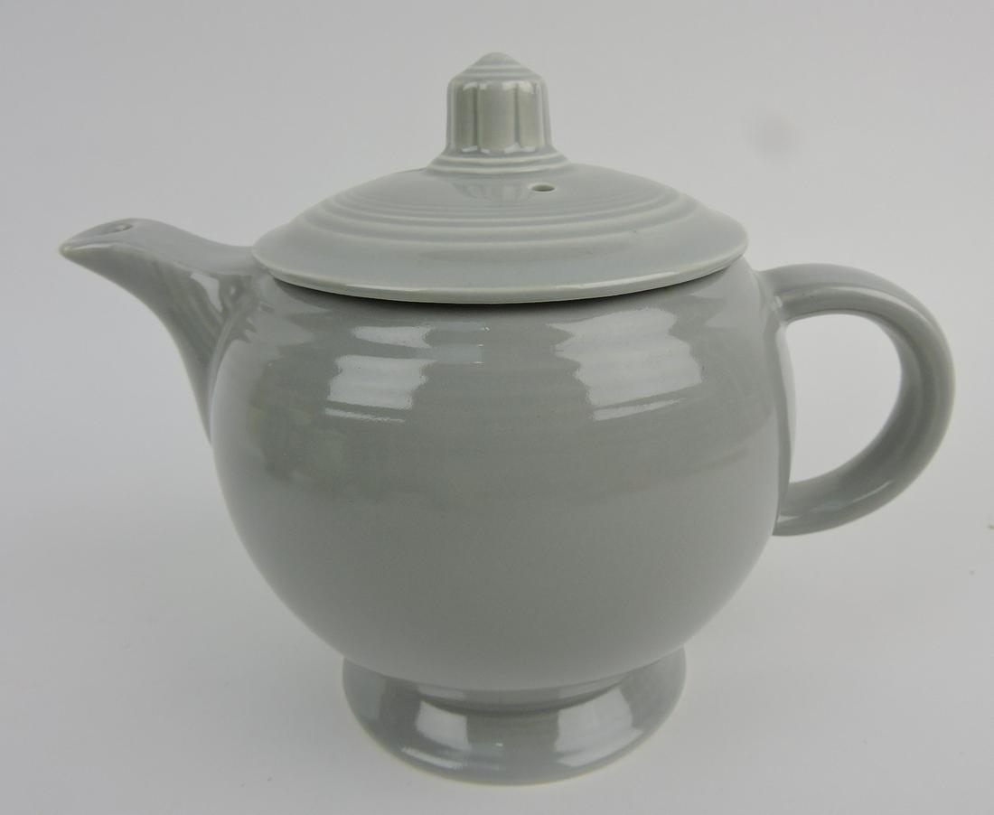 Fiesta medium teapot, gray (1 of 1)