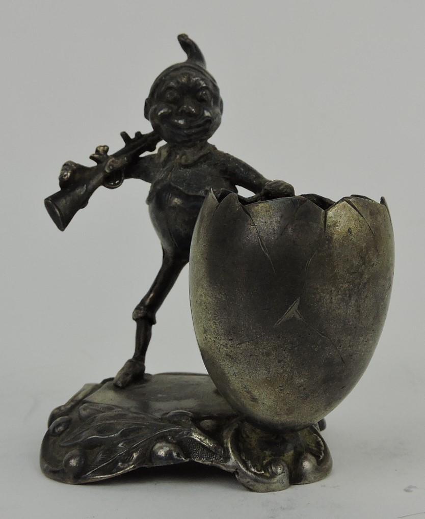 Pairpoint Palmer Cox Brownie with: gun on shoulder toothpick holder, 3 1/4"