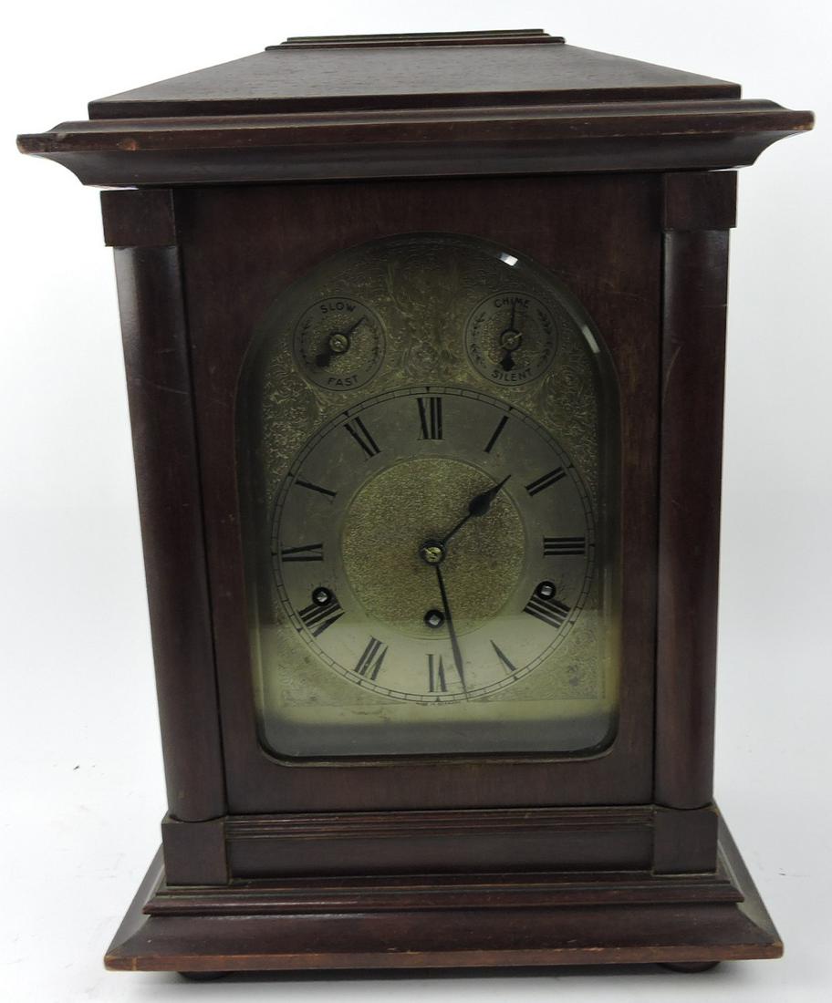 German shelf clock, 17", pendulum (1 of 1)