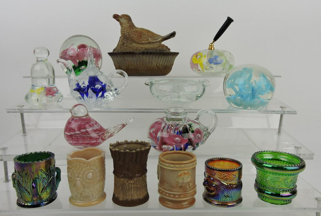 St. Clair lot of 8 paperweights, robin (1 of 1)