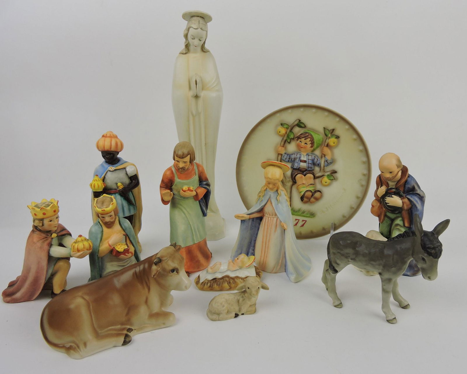 Hummel Nativity set, 10 pieces, Madonna, (1 of 1)