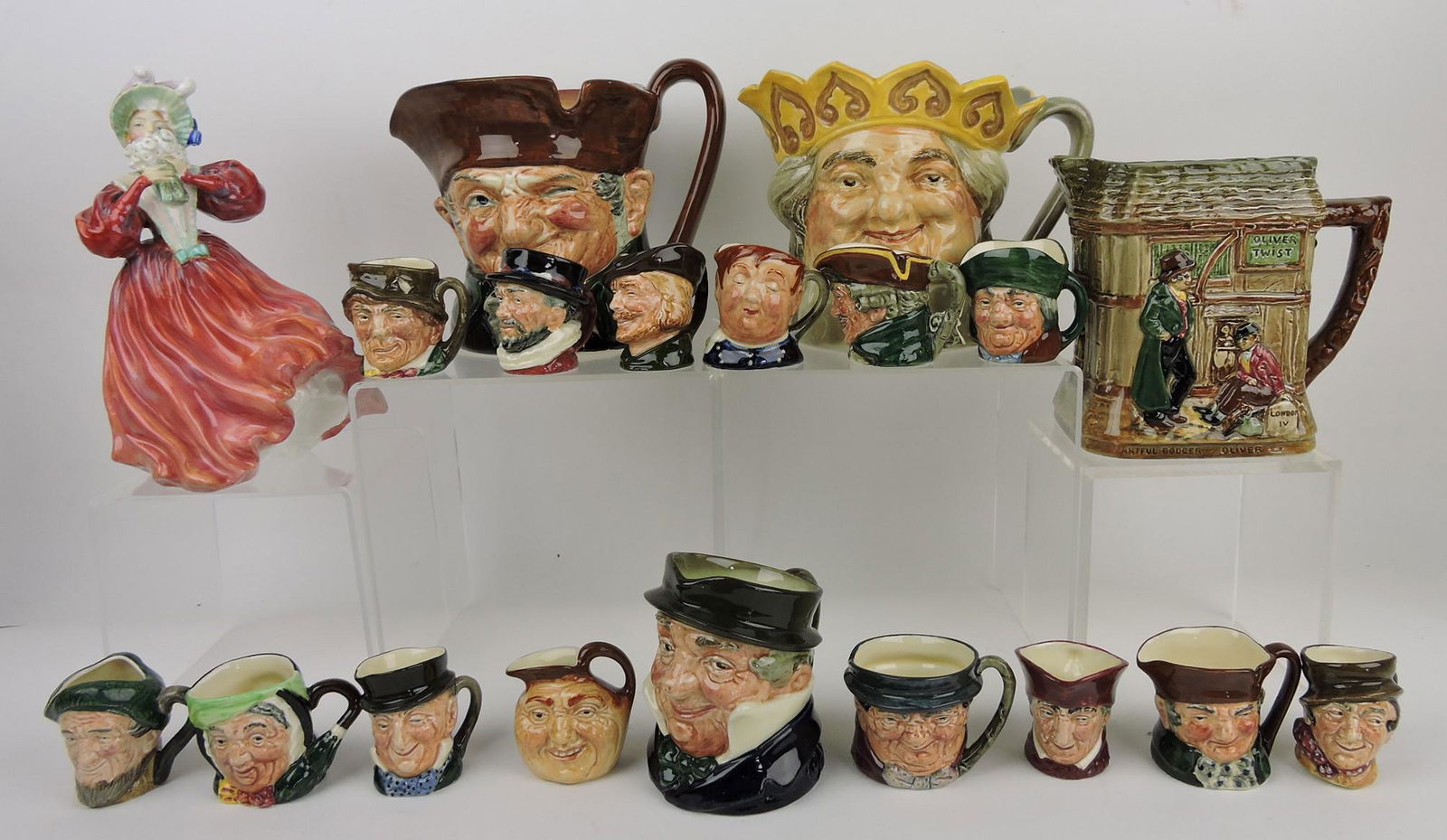 Royal Doulton lot of 19 pieces: (1 of 1)